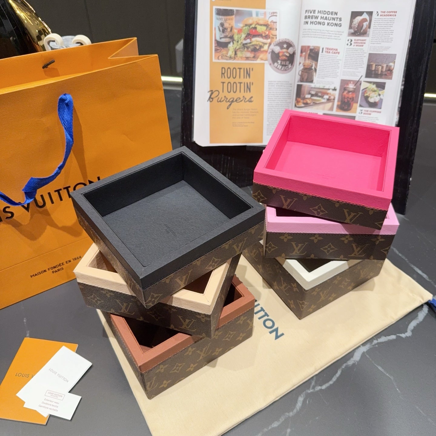 LV STACKABLE ACCESSORIES TRAY 1.0