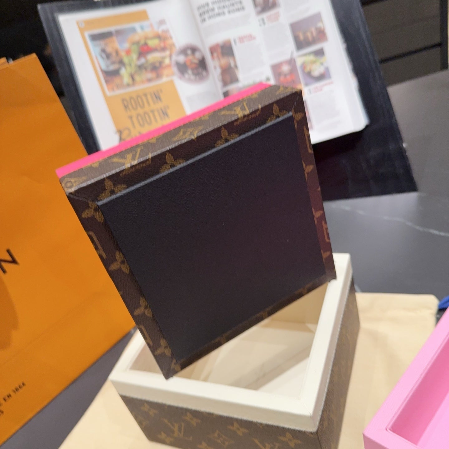 LV STACKABLE ACCESSORIES TRAY 2.0