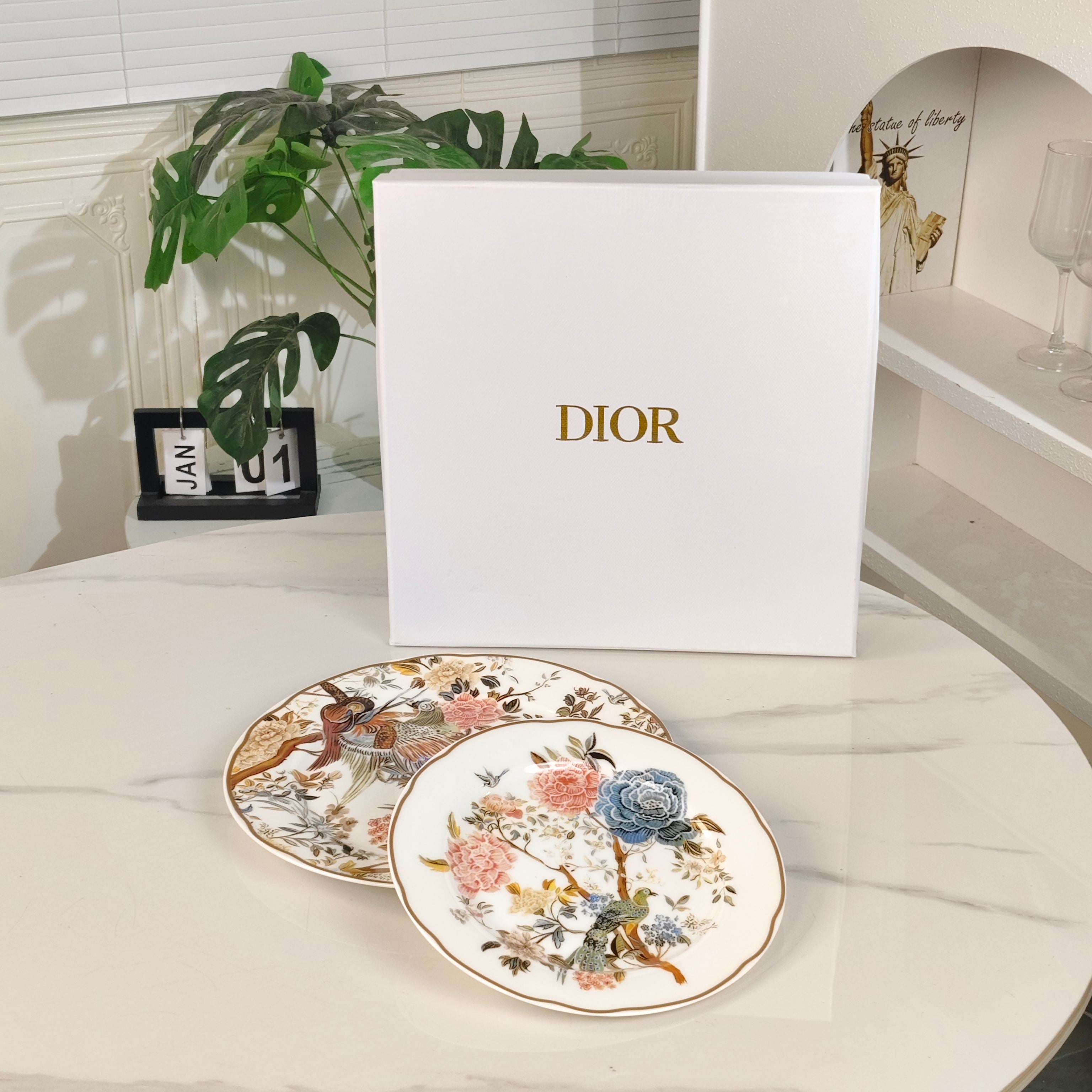 CHRISTIAN PLATES SET 3.0 (FLORA)