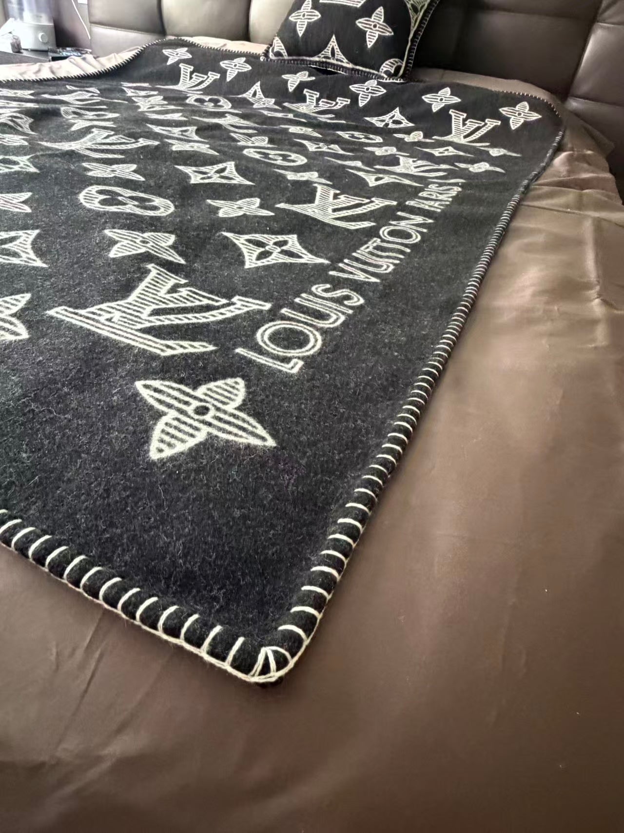 CUSTOM LV MONOGRAM SHADOW THROW BLANKET (GREY)