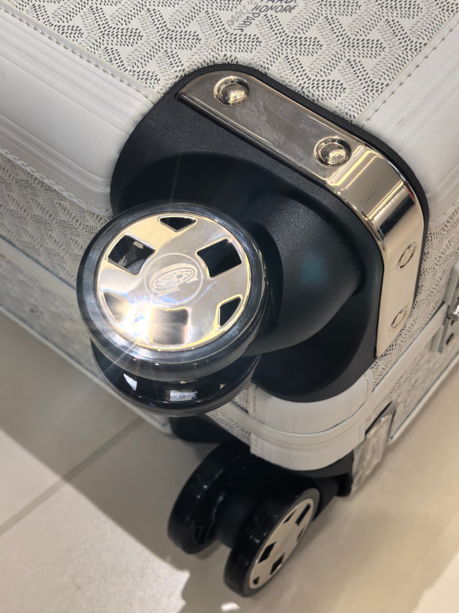 CUSTOM GOYARD 35L SUITCASE (WHITE)