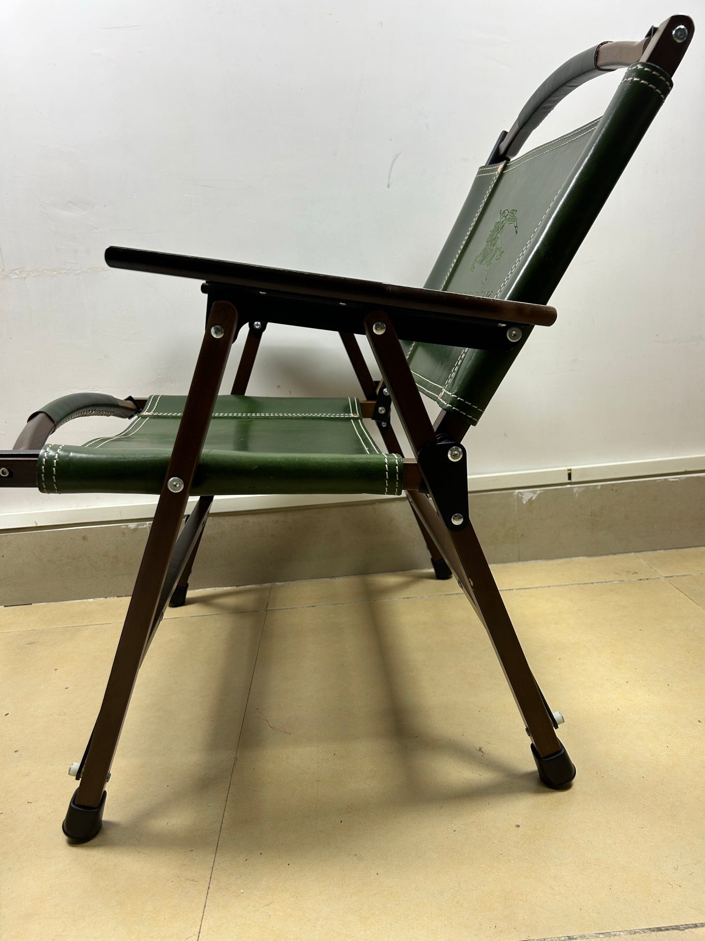 BURBERRY LEATHER FOLDING CHAIR (GREEN)