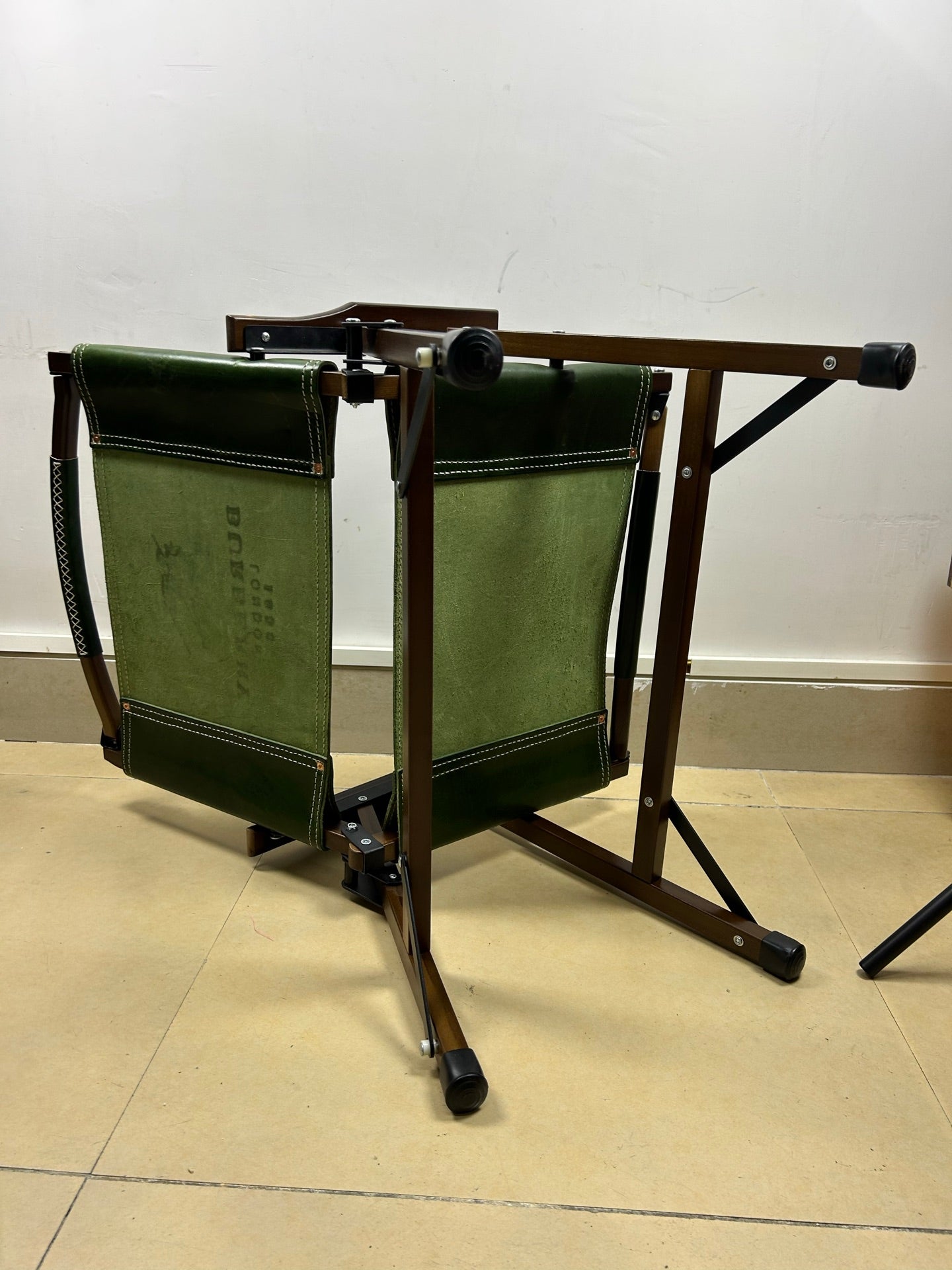 BURBERRY LEATHER FOLDING CHAIR (GREEN)