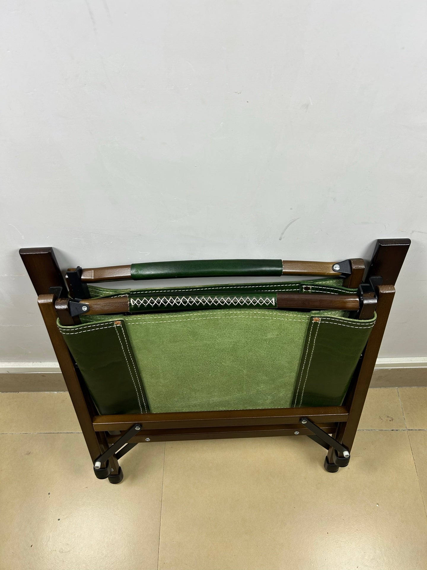 BURBERRY LEATHER FOLDING CHAIR (GREEN)