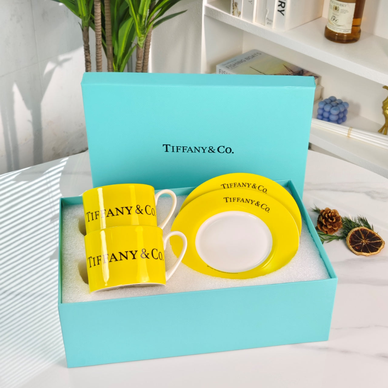 TIFFANY ENGLISH TEA CUP SET