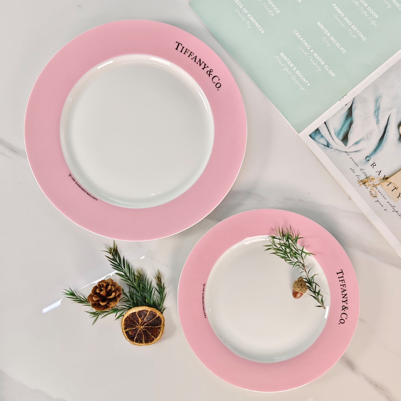 TIFFANY PLATES SET