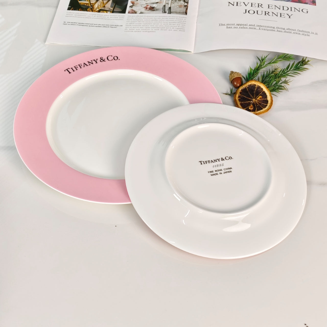 TIFFANY PLATES SET