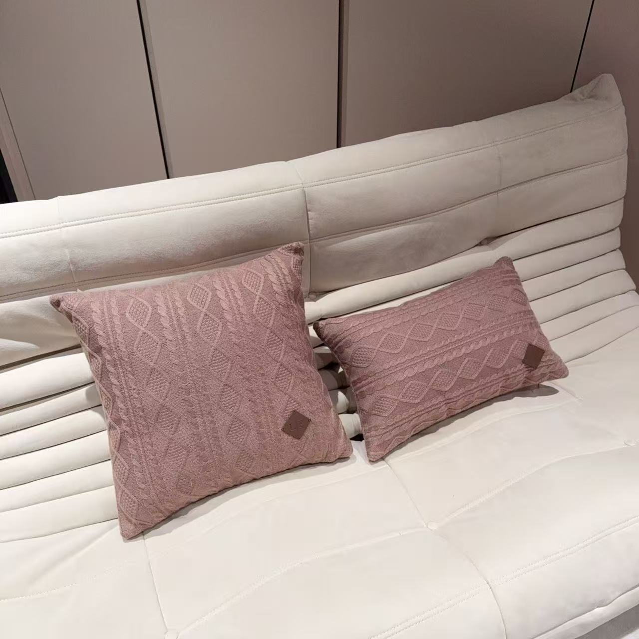 LORO PIANA KNITTED PILLOW SET (DARK PINK)