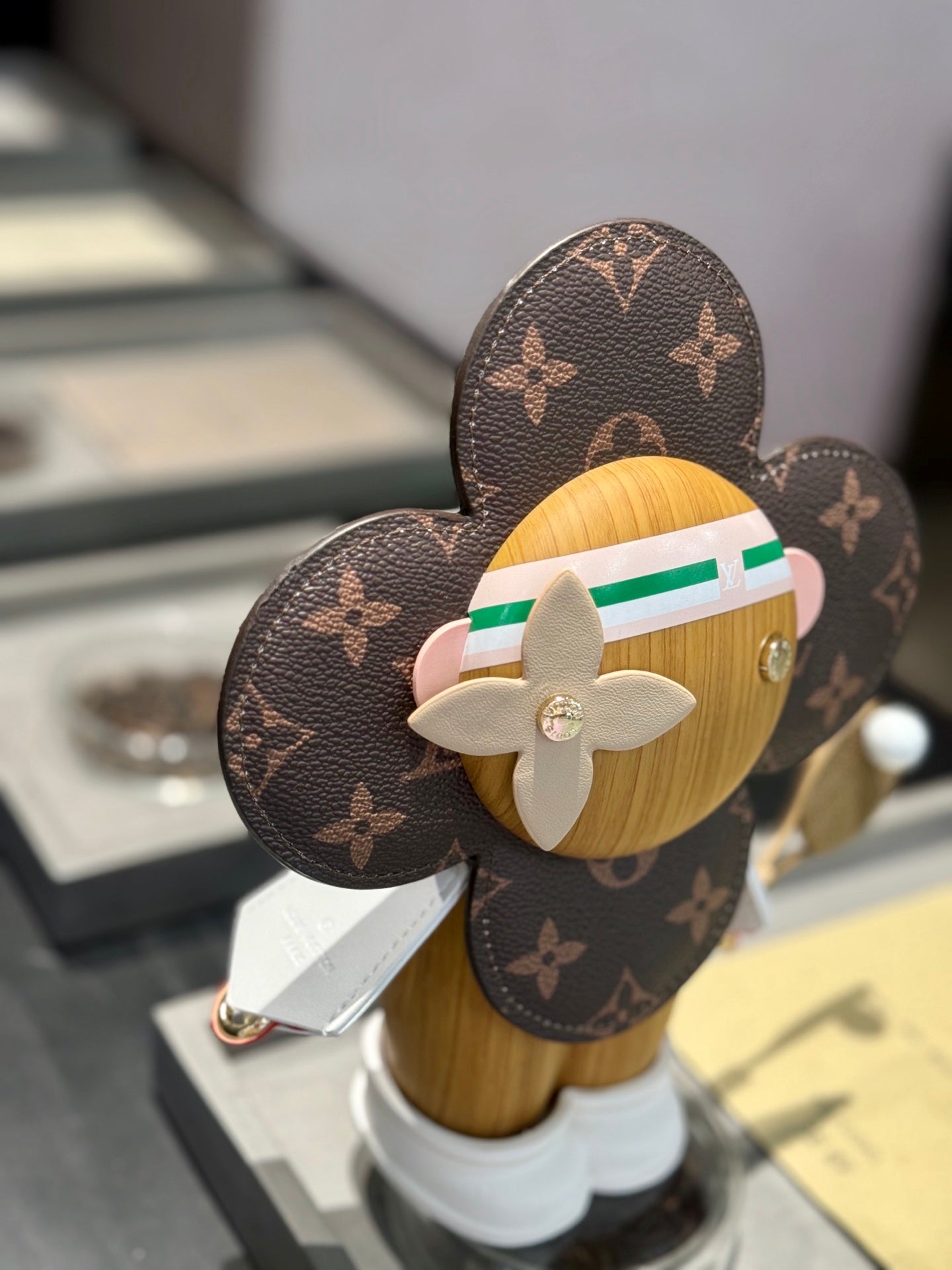 CUSTOM VIVIENNE SCENTED FIGURINE (BROWN TENNIS)