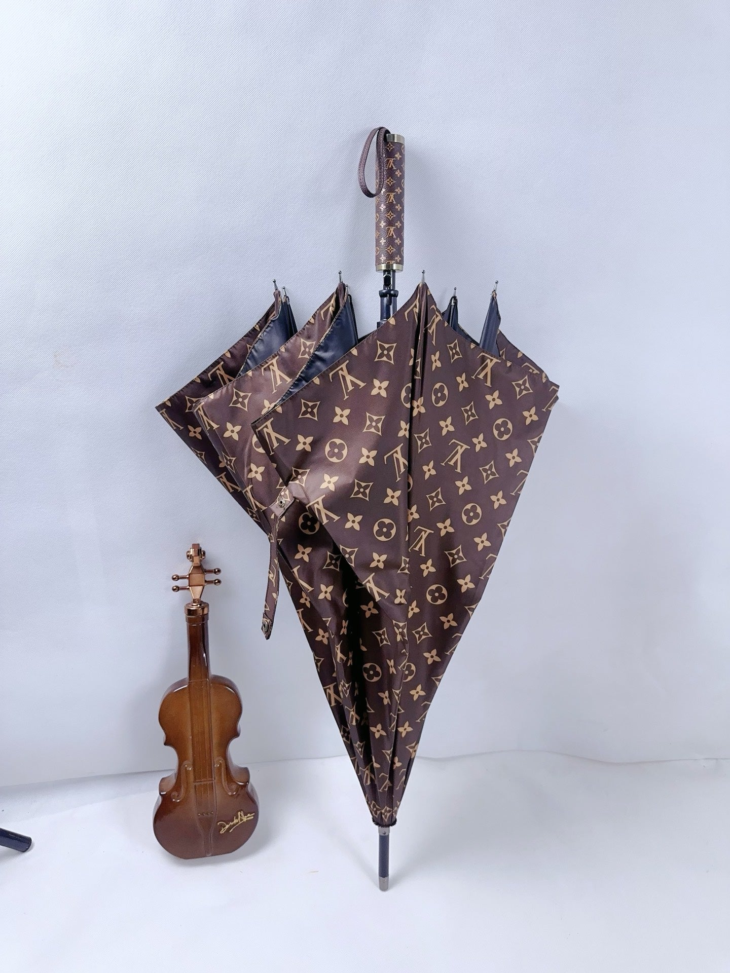 CUSTOM LV UMBRELLA