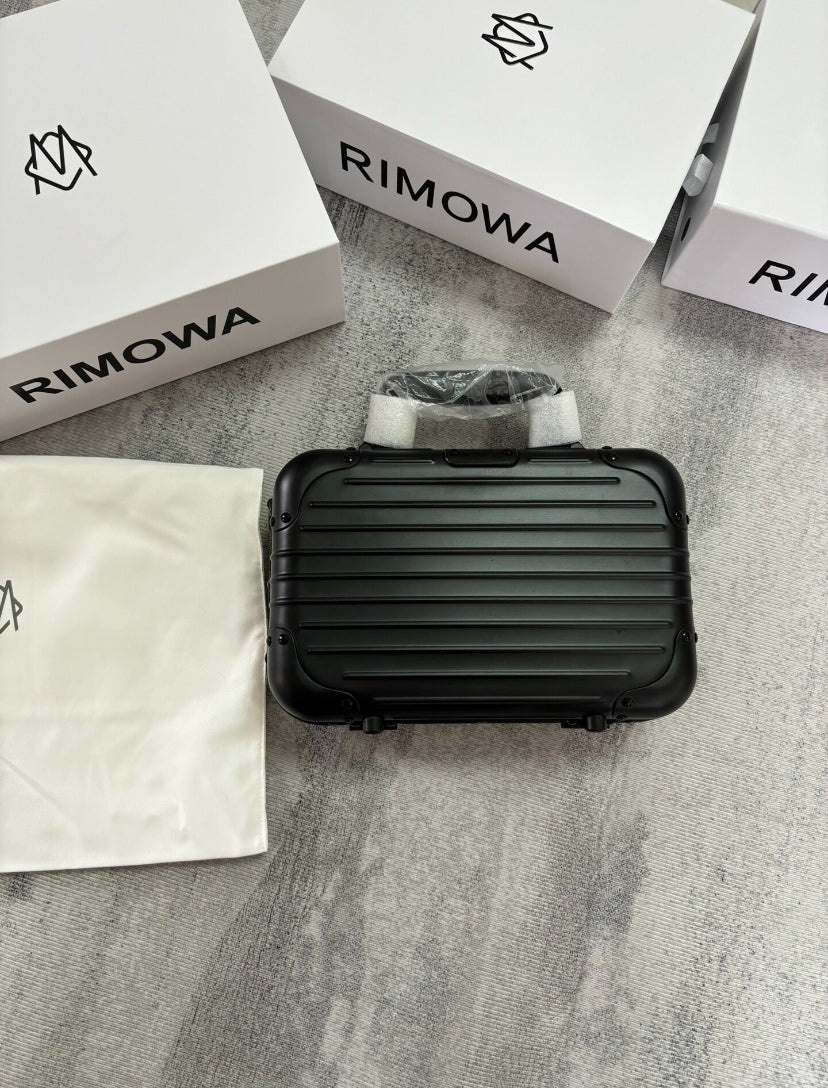 RIMOWA BLACK TRAVEL WATCH CASE