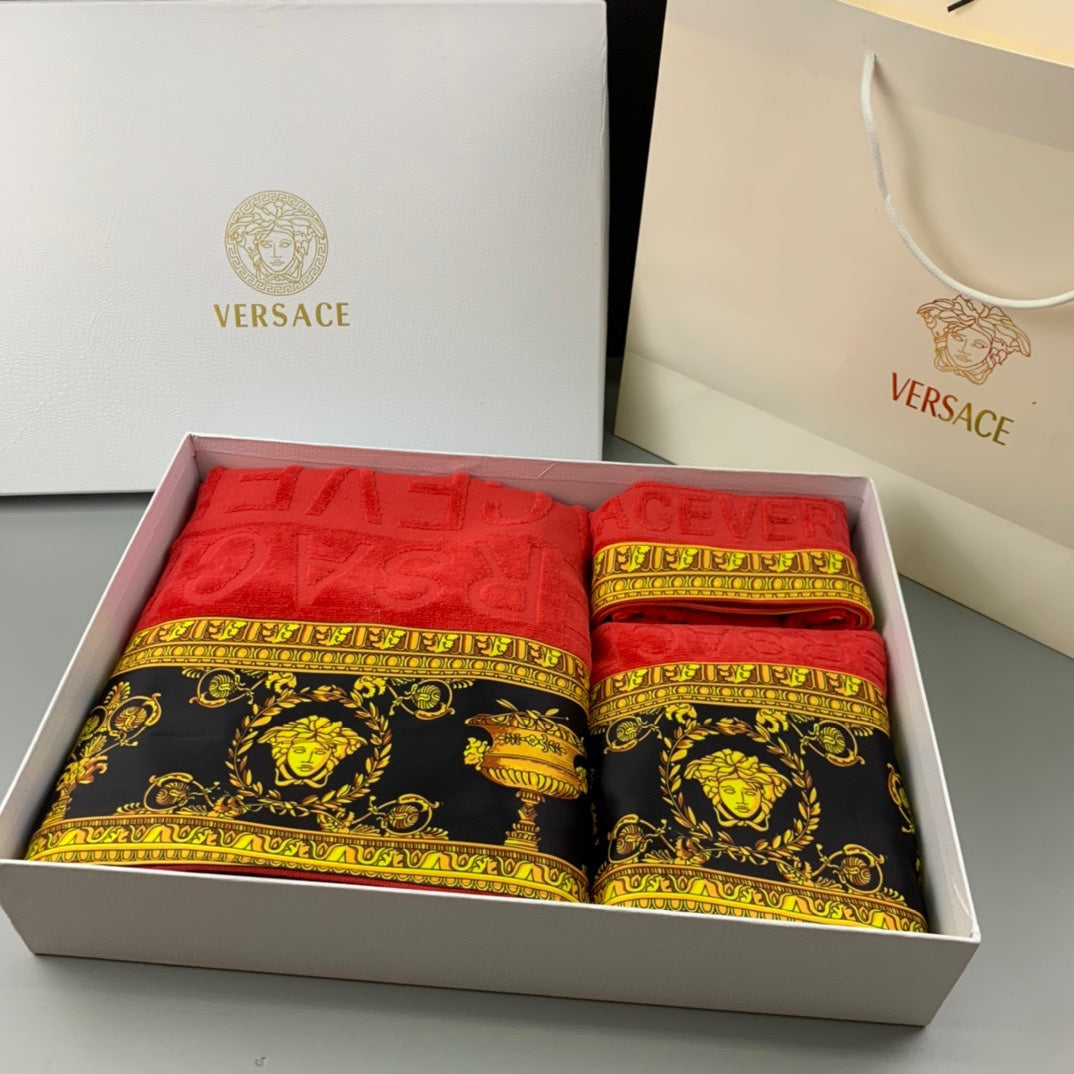 VERSACE BATH TOWEL SET
