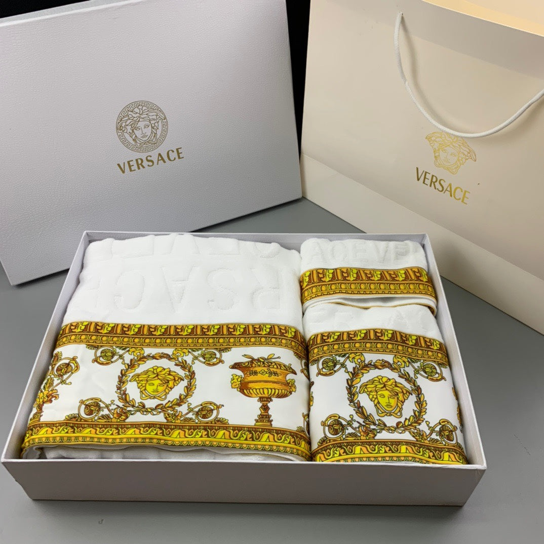 VERSACE BATH TOWEL SET