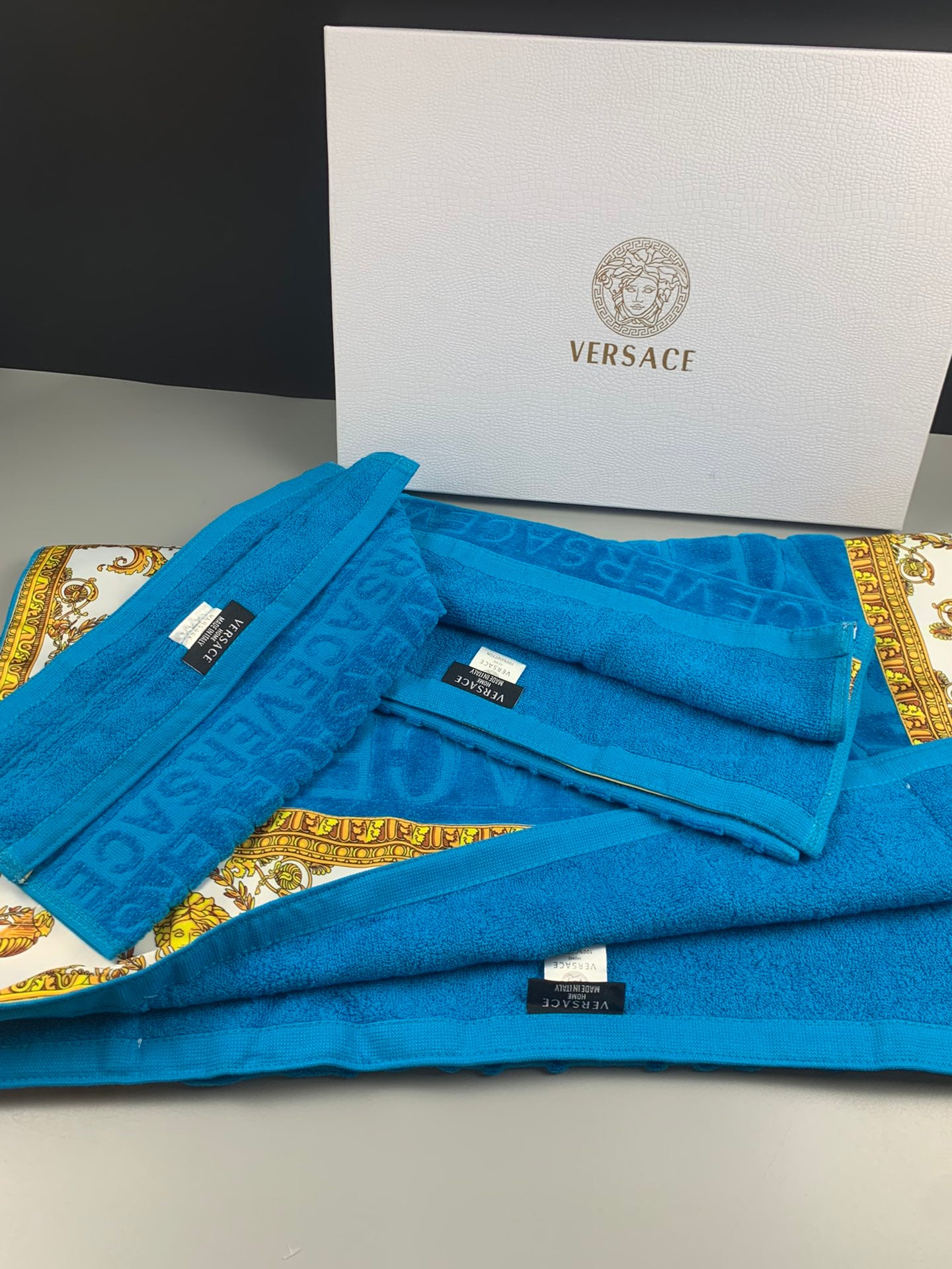 VERSACE BATH TOWEL SET
