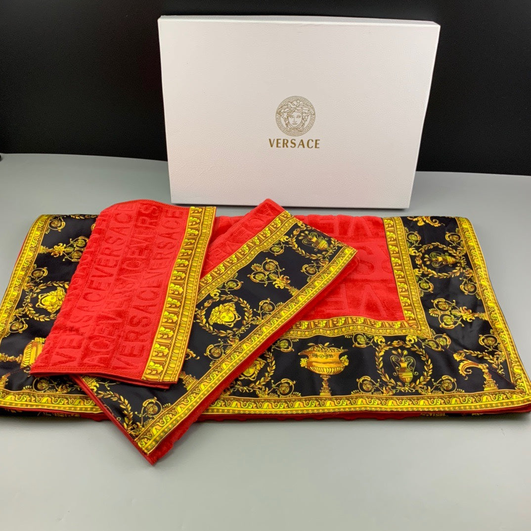 VERSACE BATH TOWEL SET