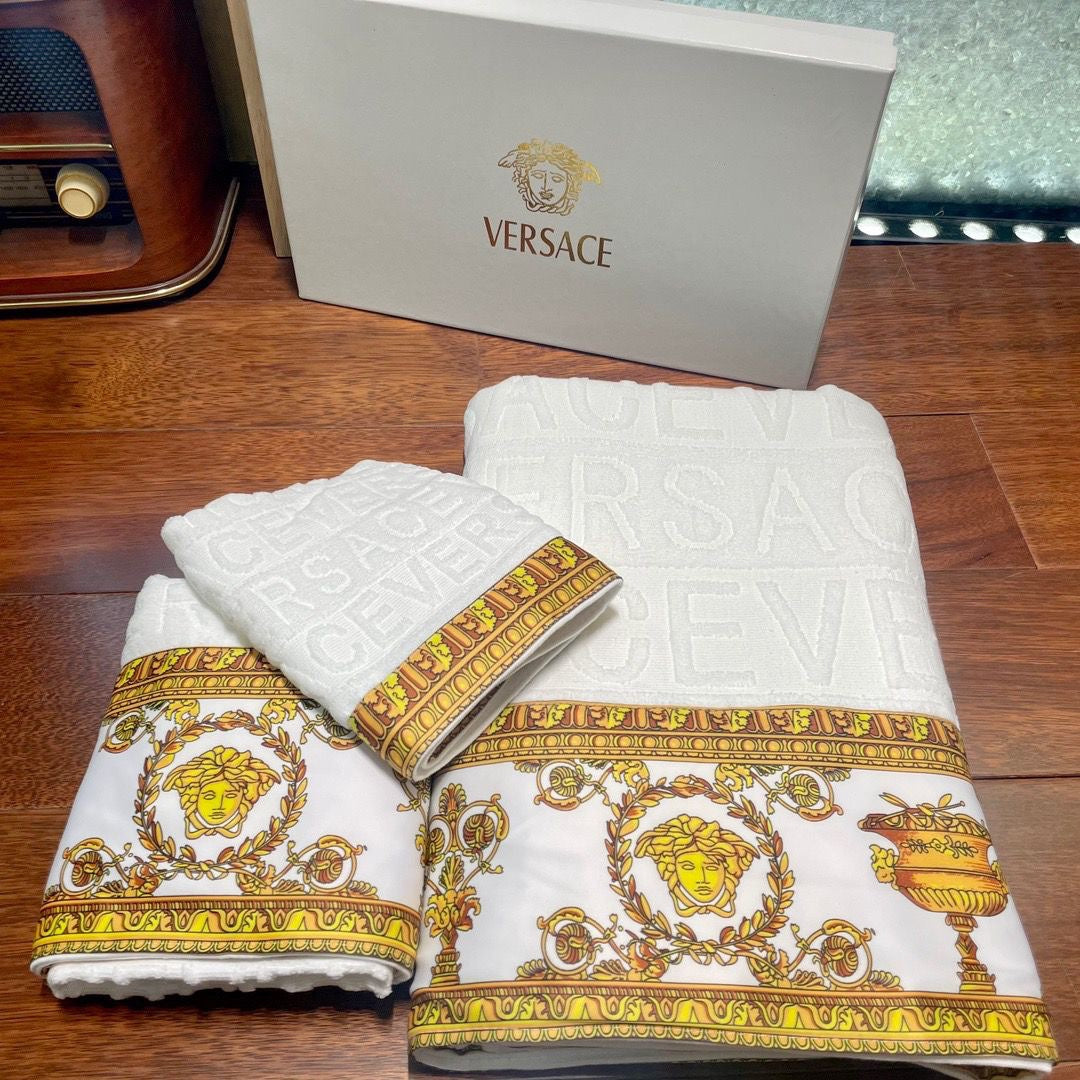 VERSACE BATH TOWEL SET