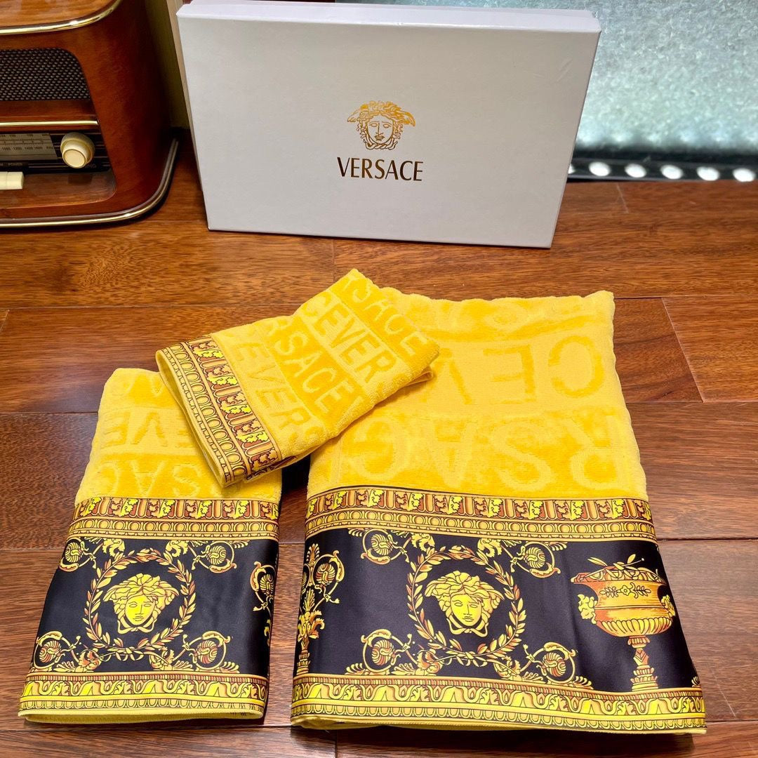 VERSACE BATH TOWEL SET