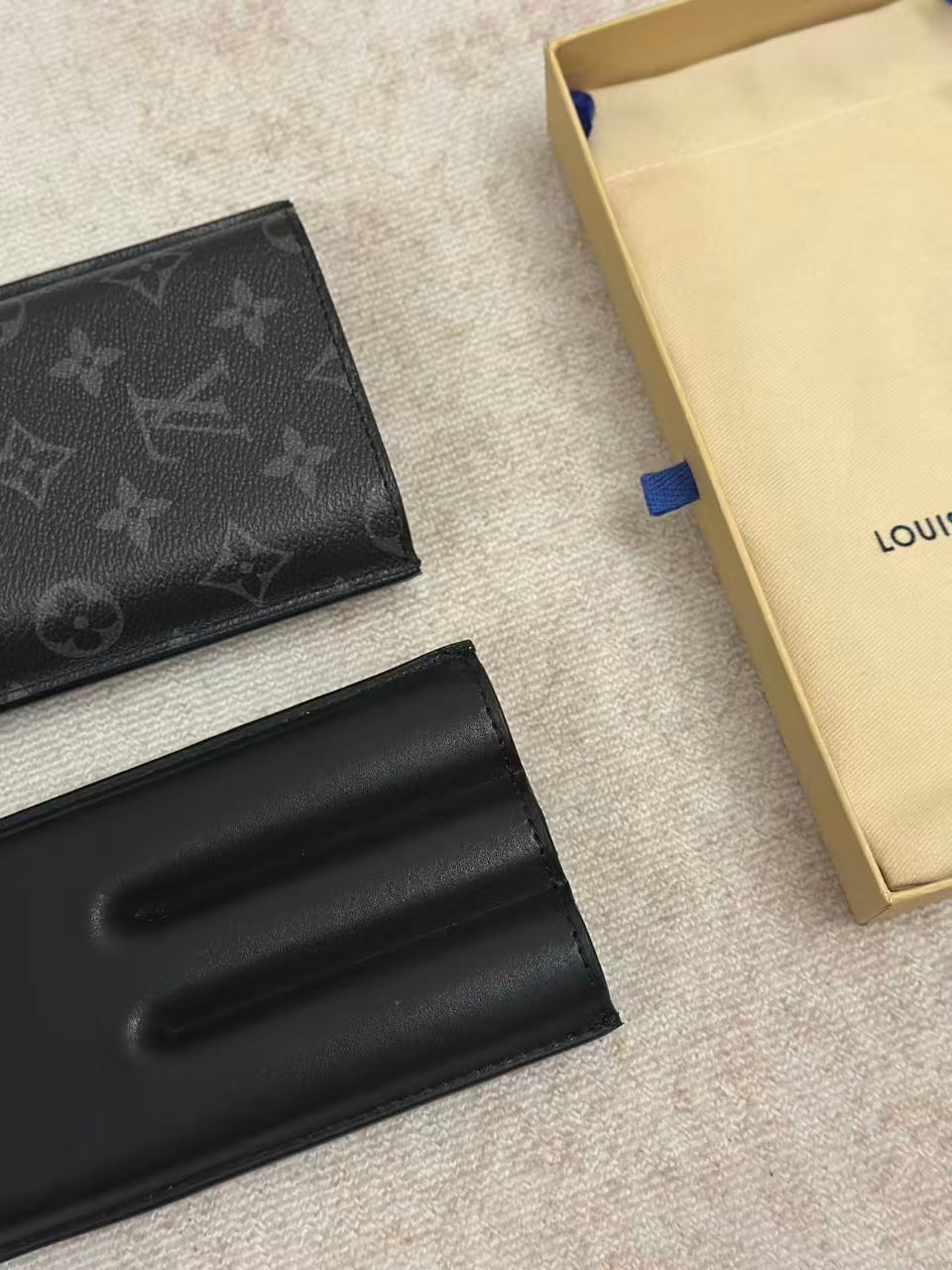 LV CIGAR CASE