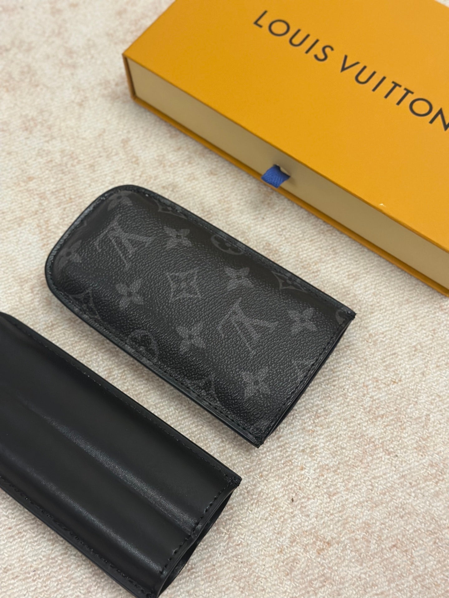 LV CIGAR CASE