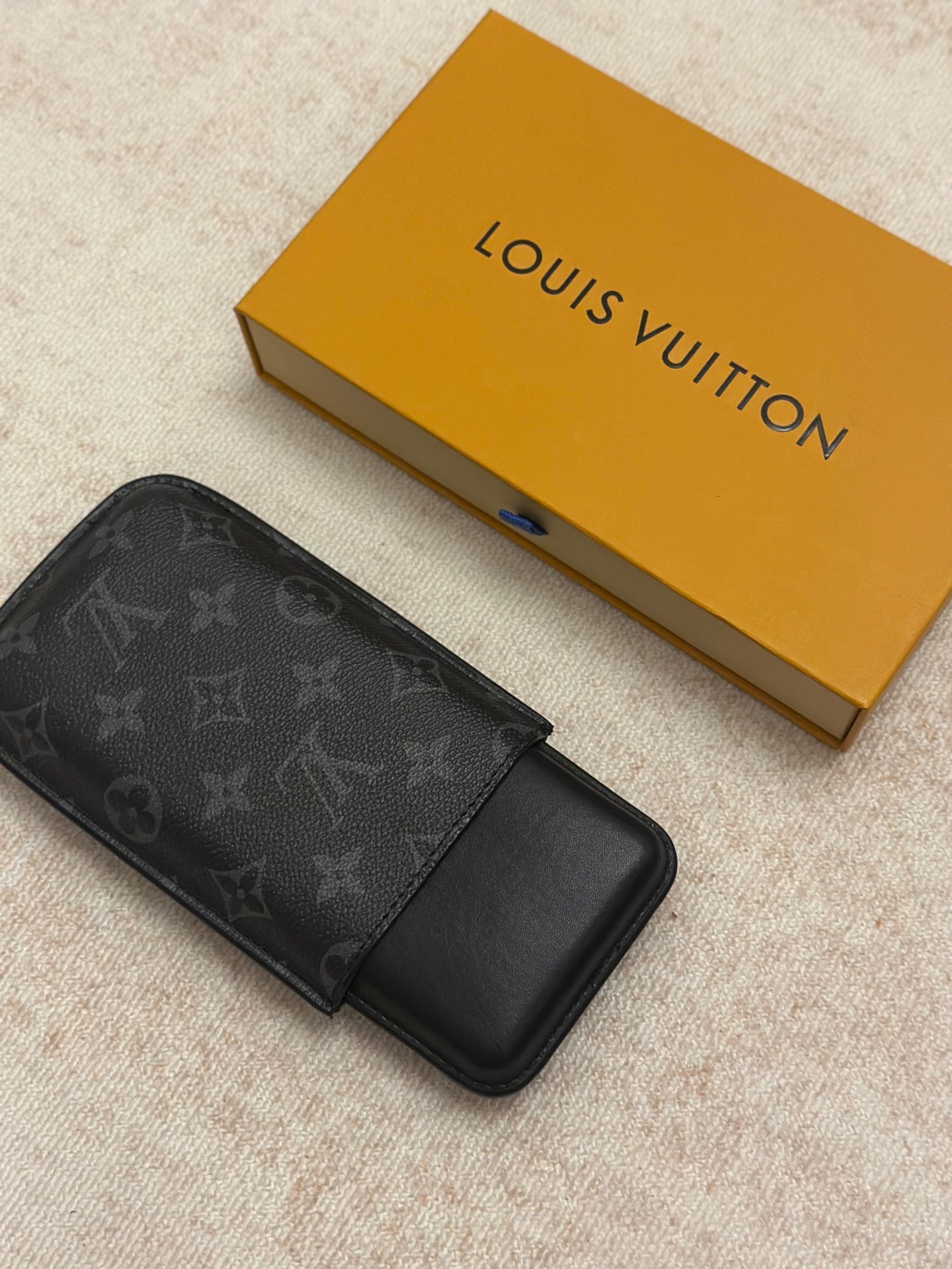 LV CIGAR CASE