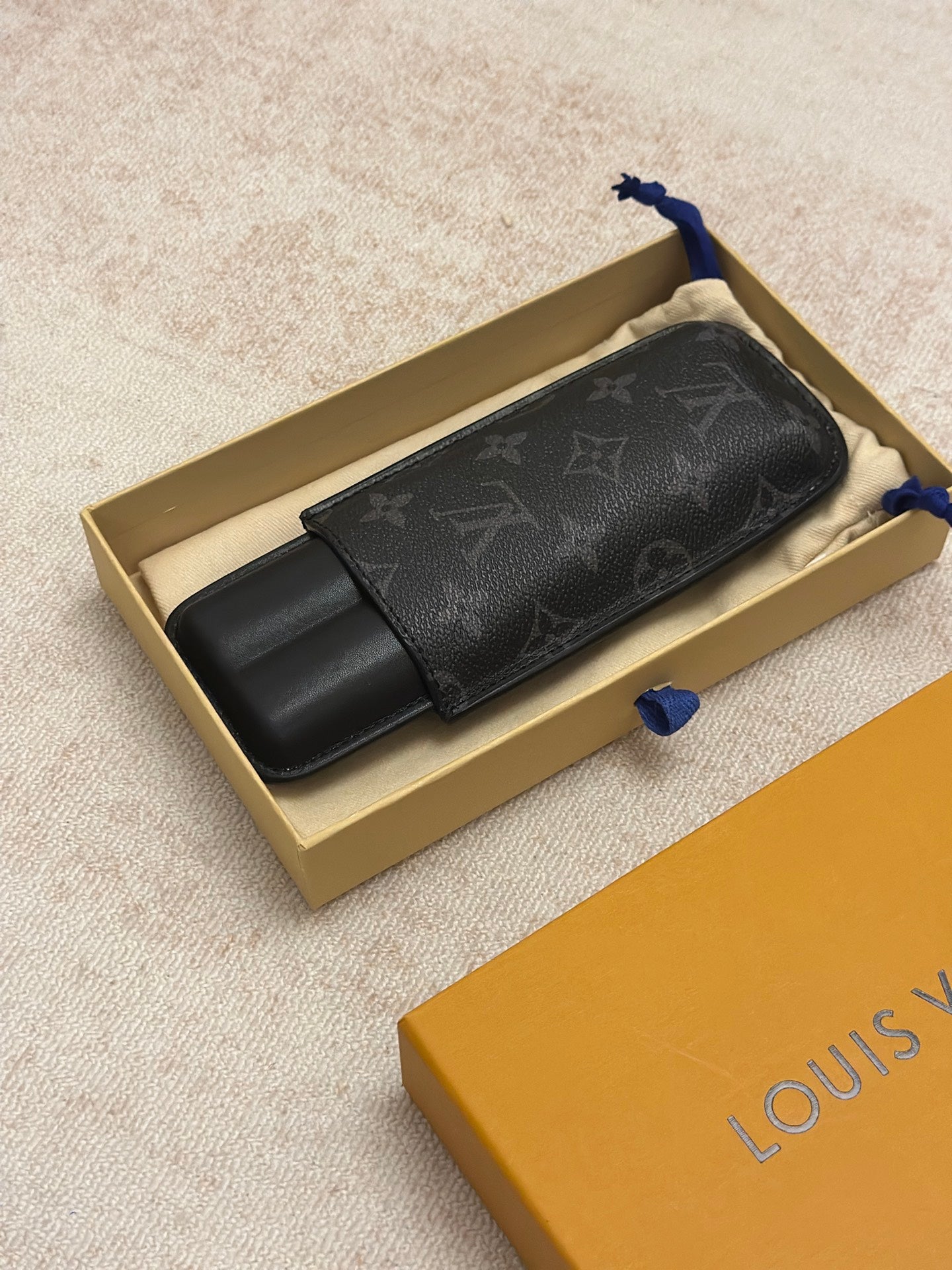 LV CIGAR CASE