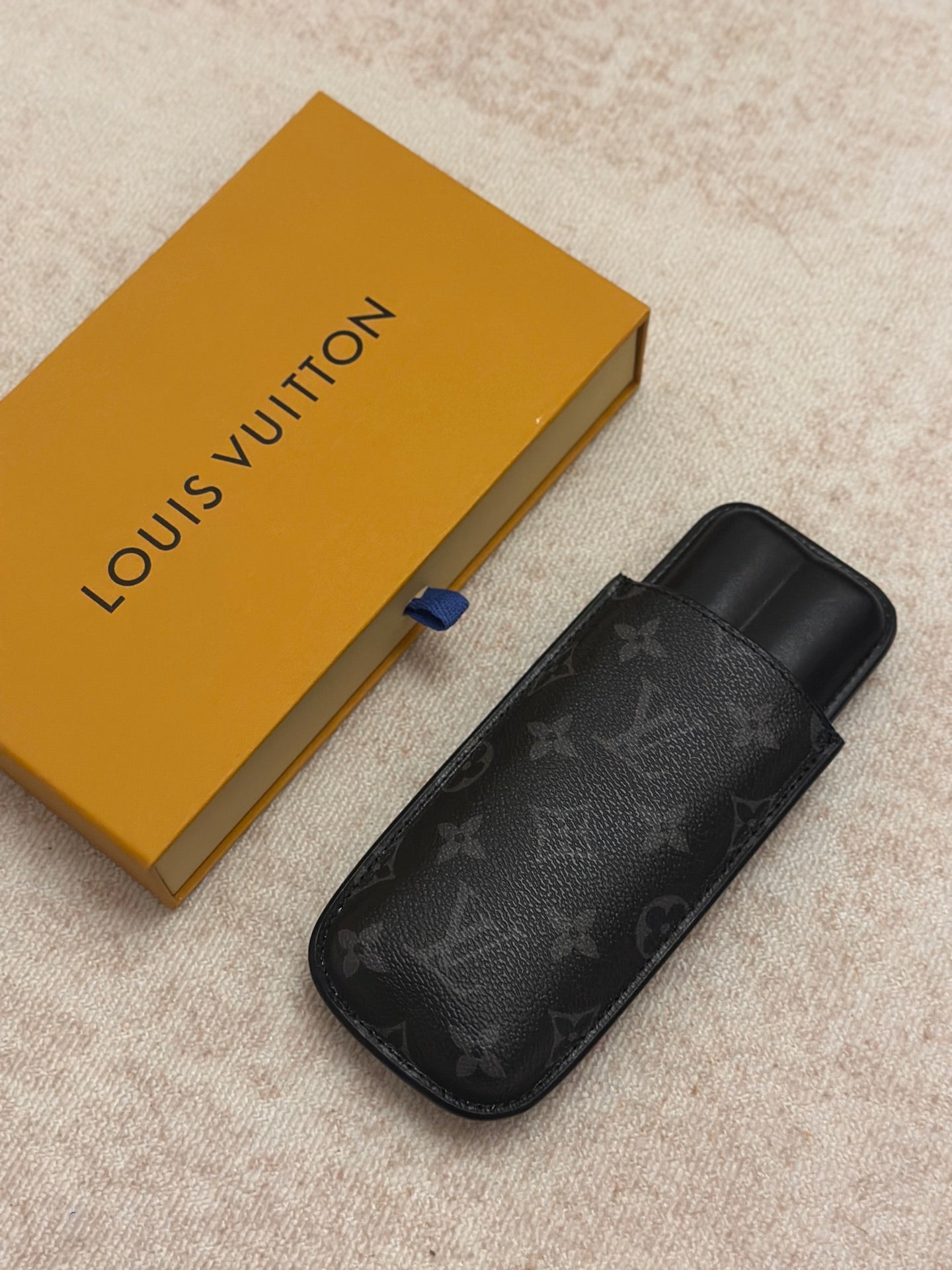 LV CIGAR CASE
