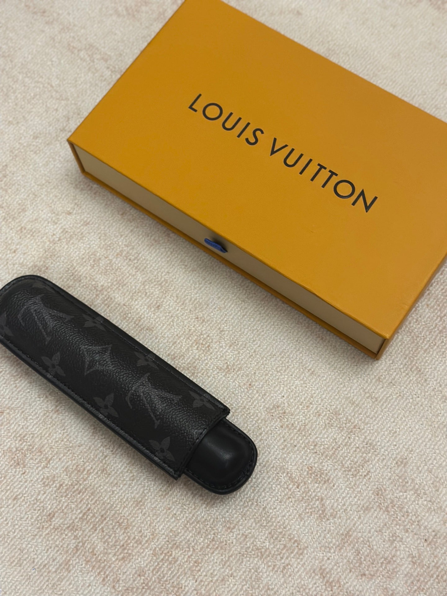 LV CIGAR CASE