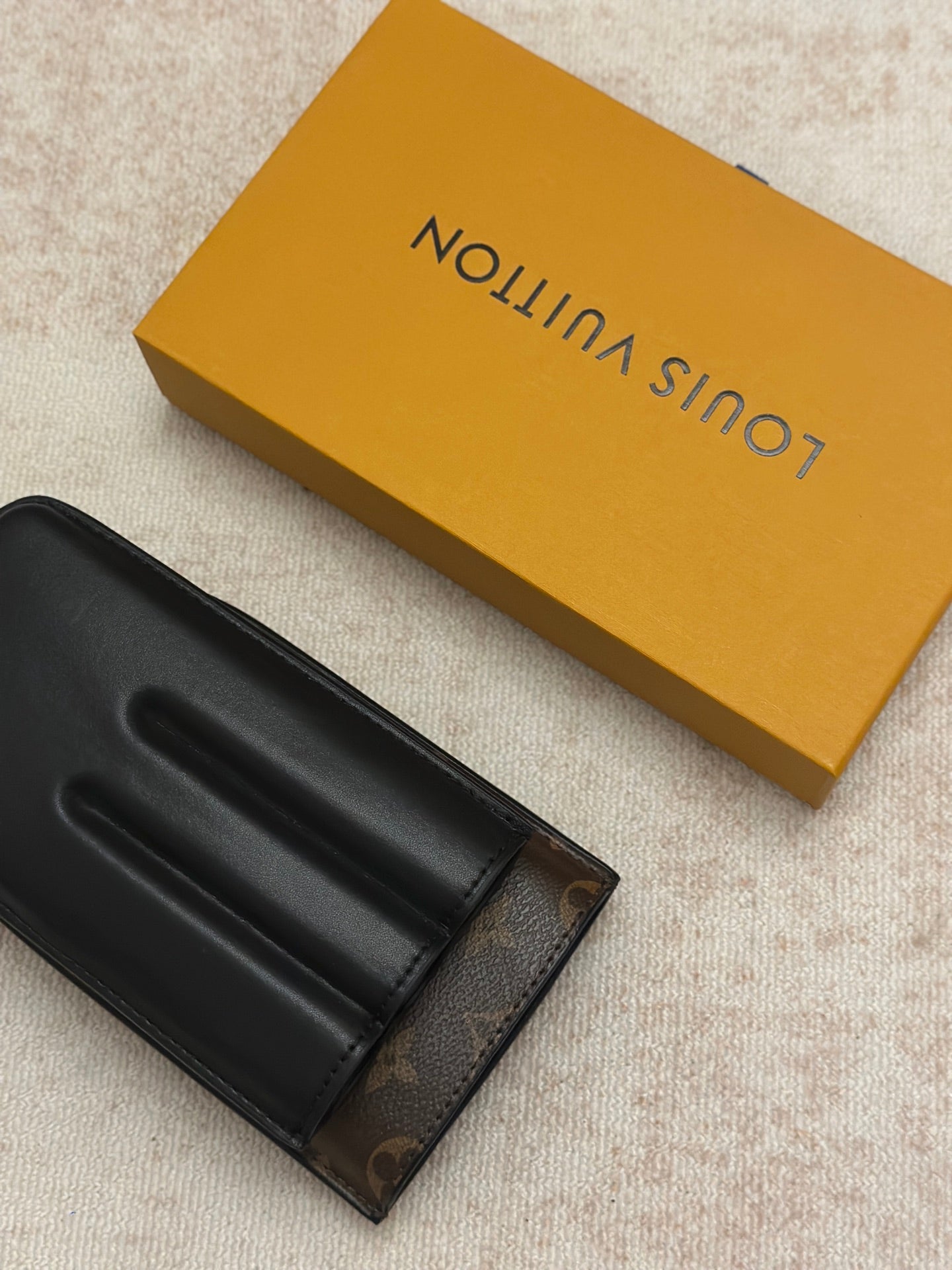 LV CIGAR CASE