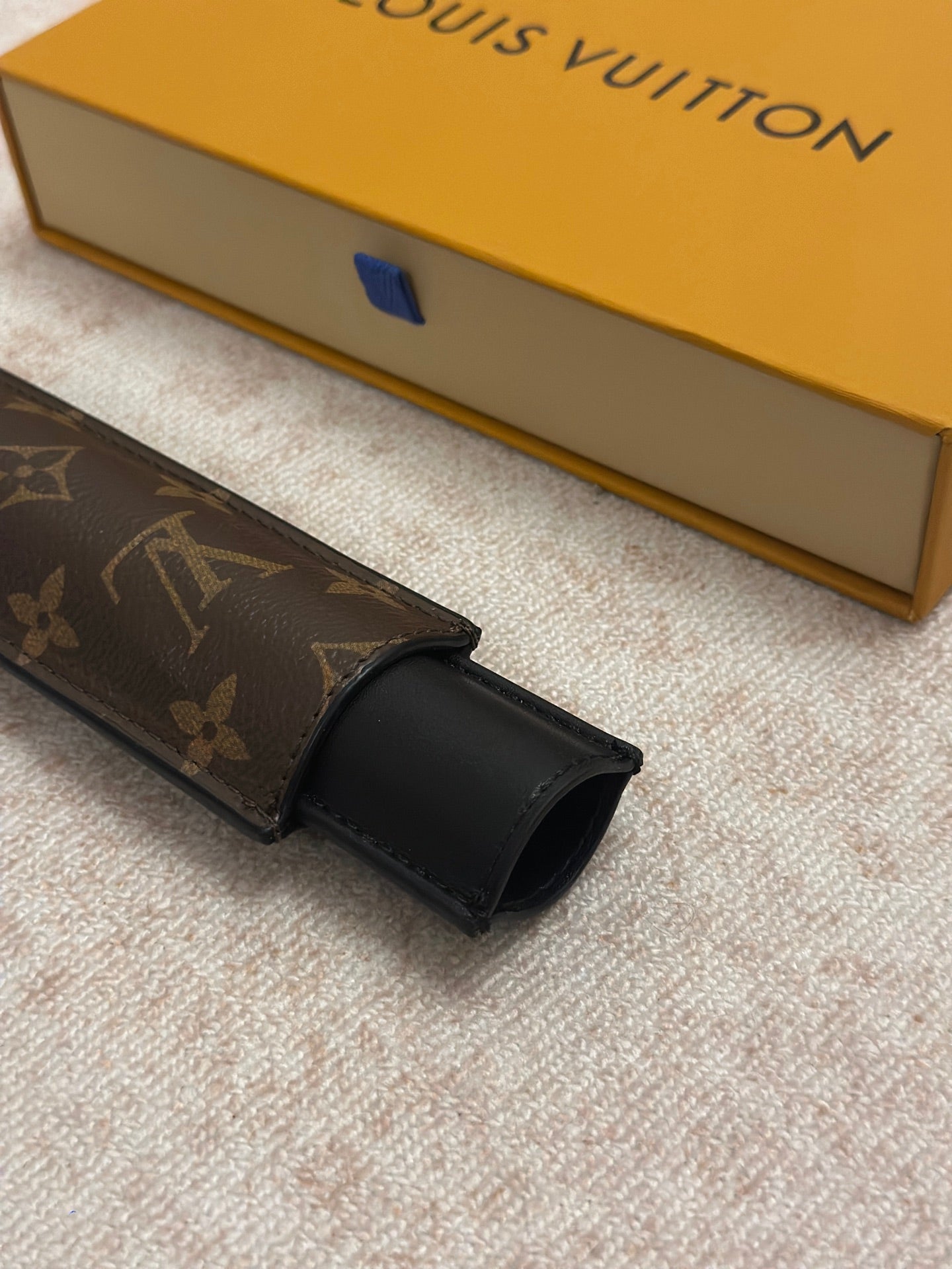 LV CIGAR CASE
