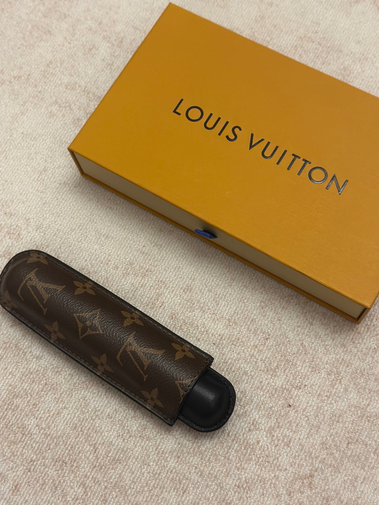 LV CIGAR CASE