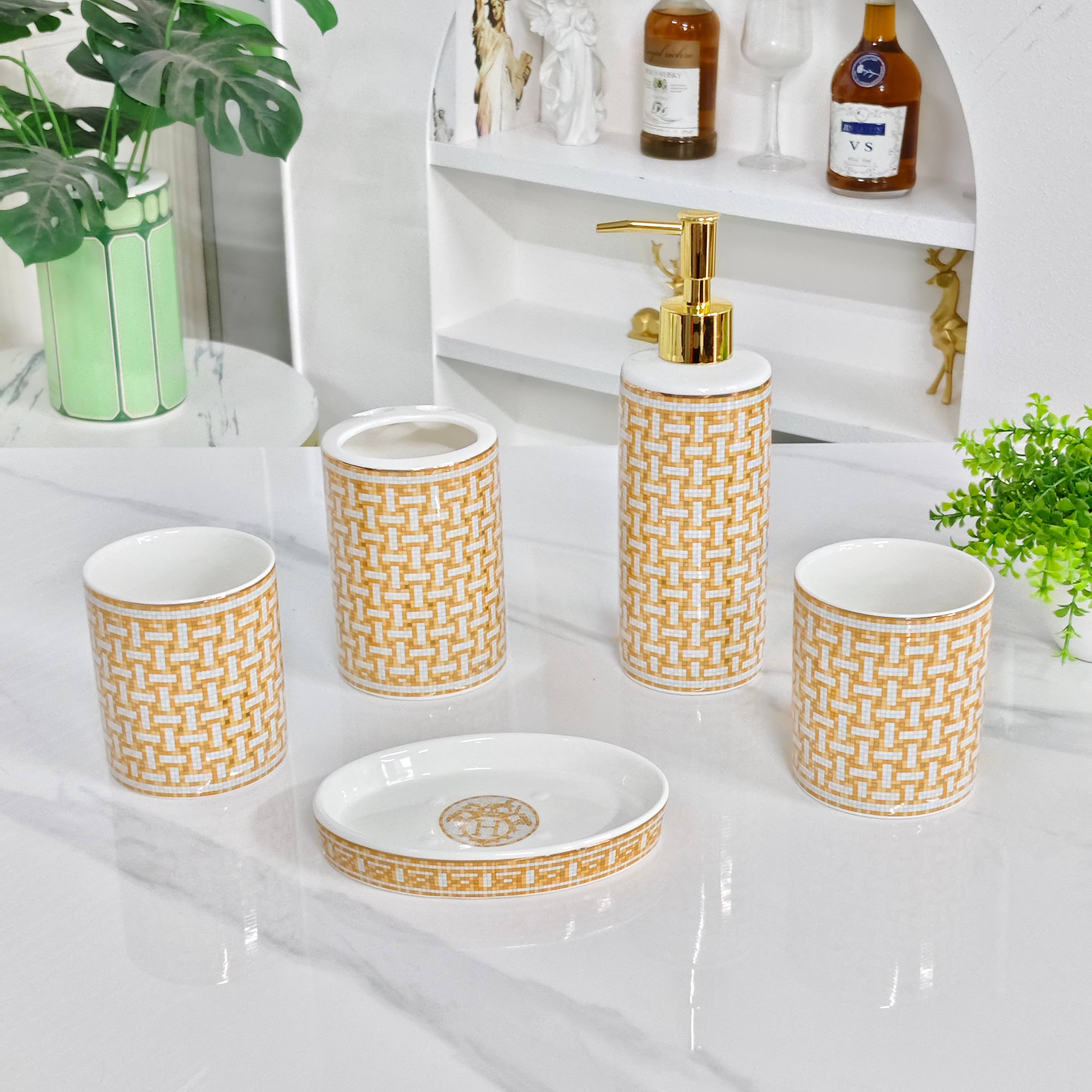 HERMES TOILETRIES SET