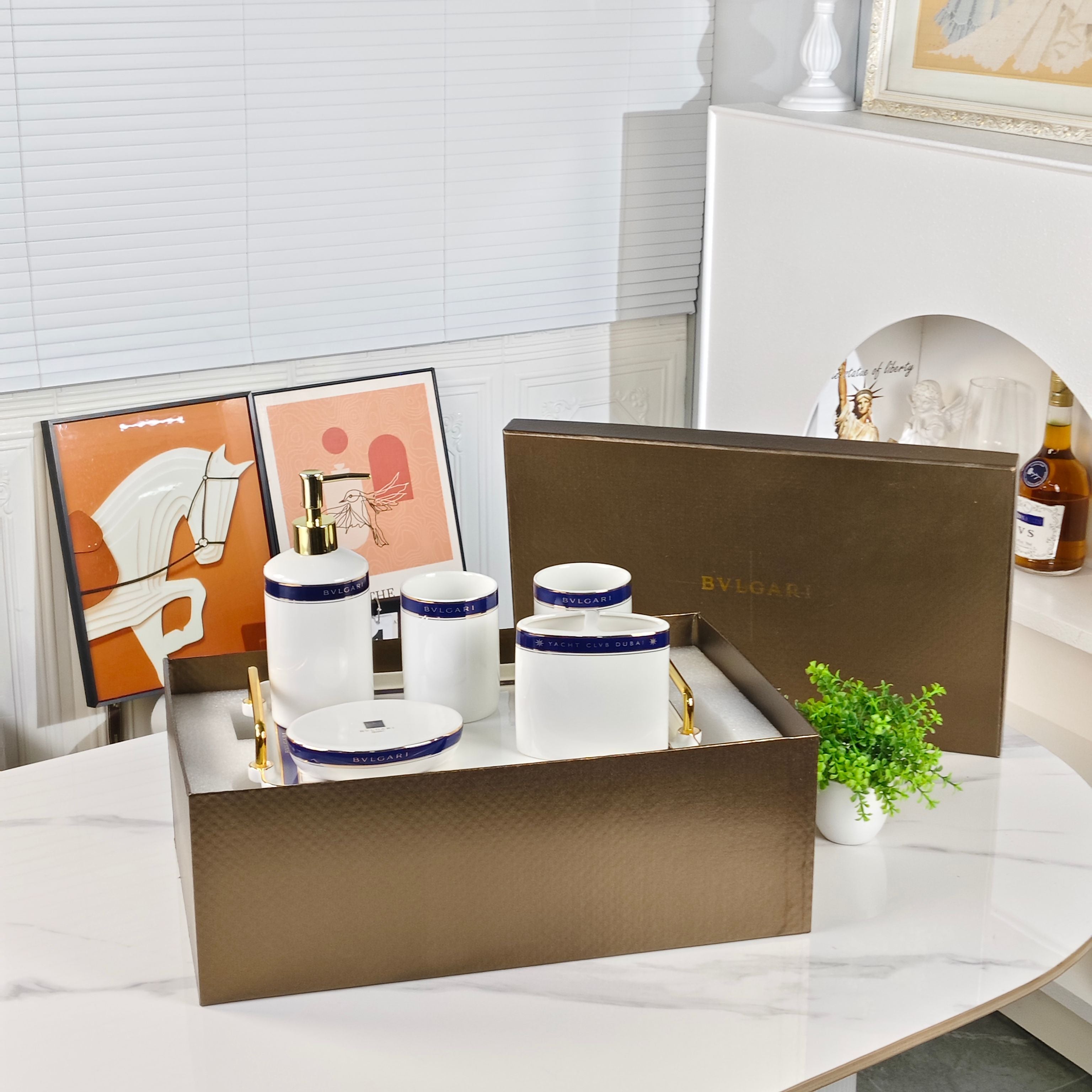 BVLGARI TOILETRIES SET