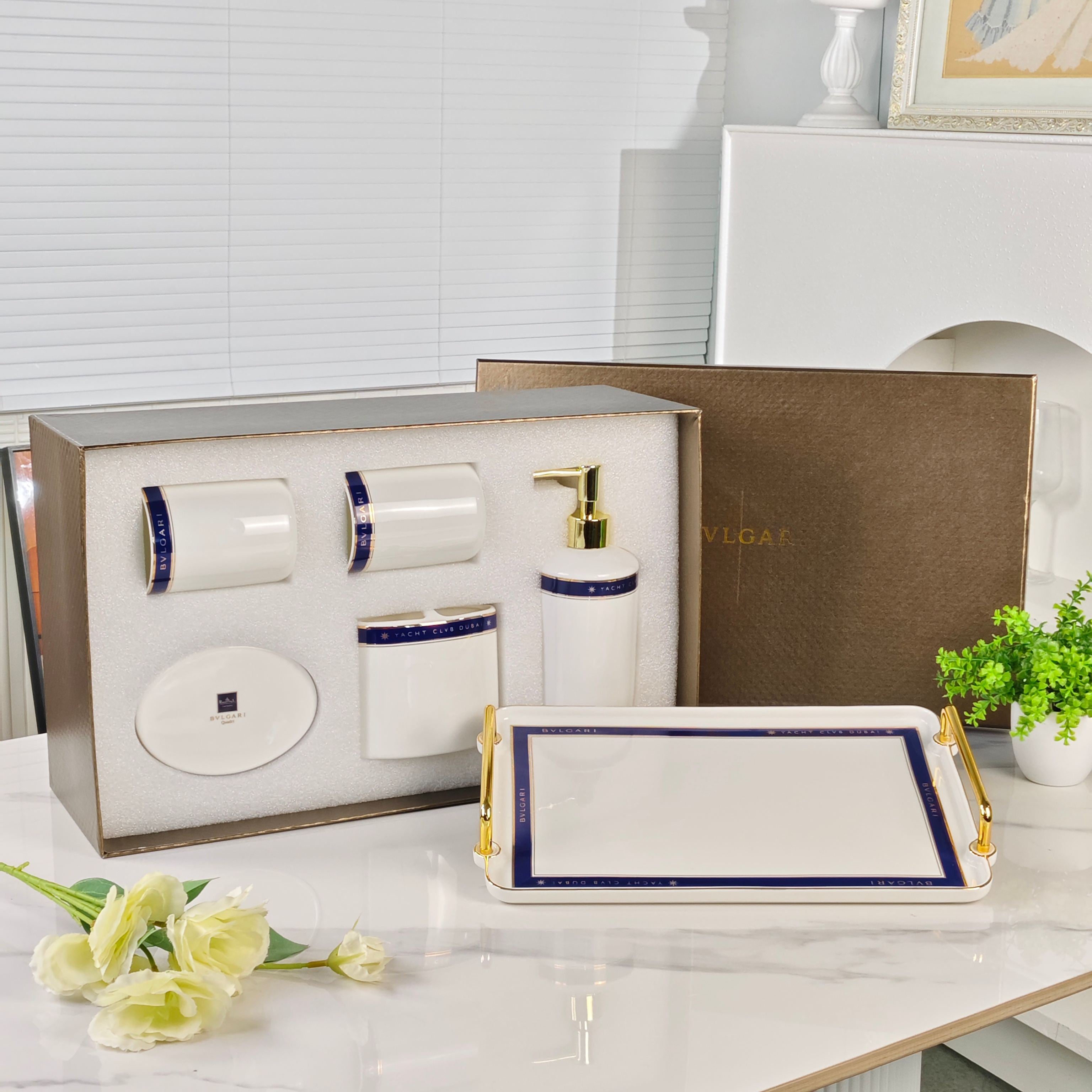 BVLGARI TOILETRIES SET