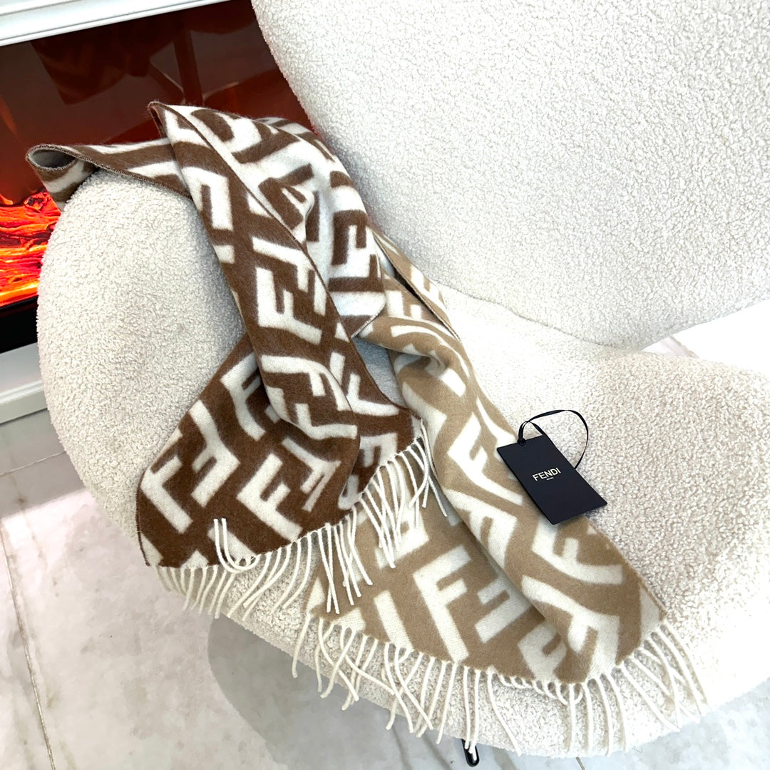 FENDI GRADIENT WOOL SCARF
