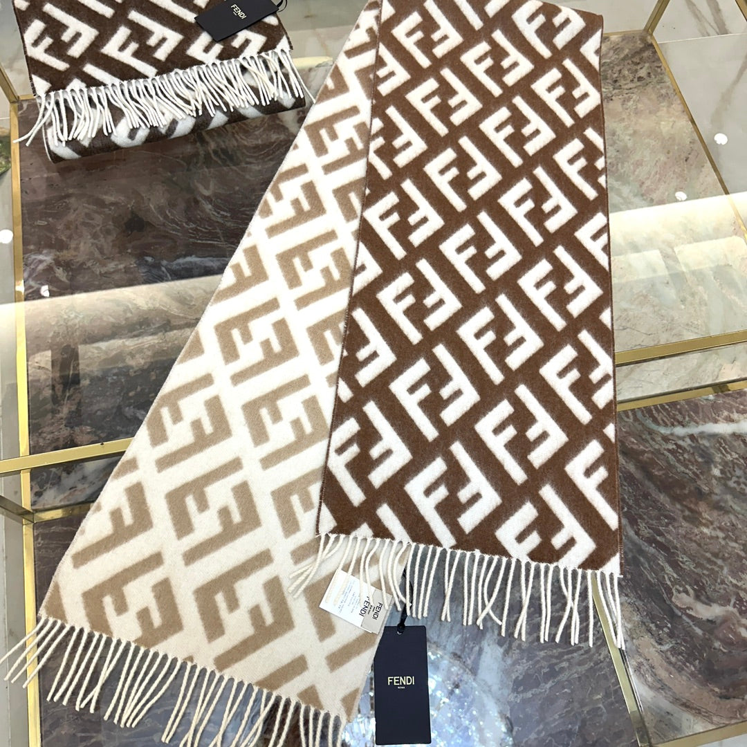 FENDI GRADIENT WOOL SCARF
