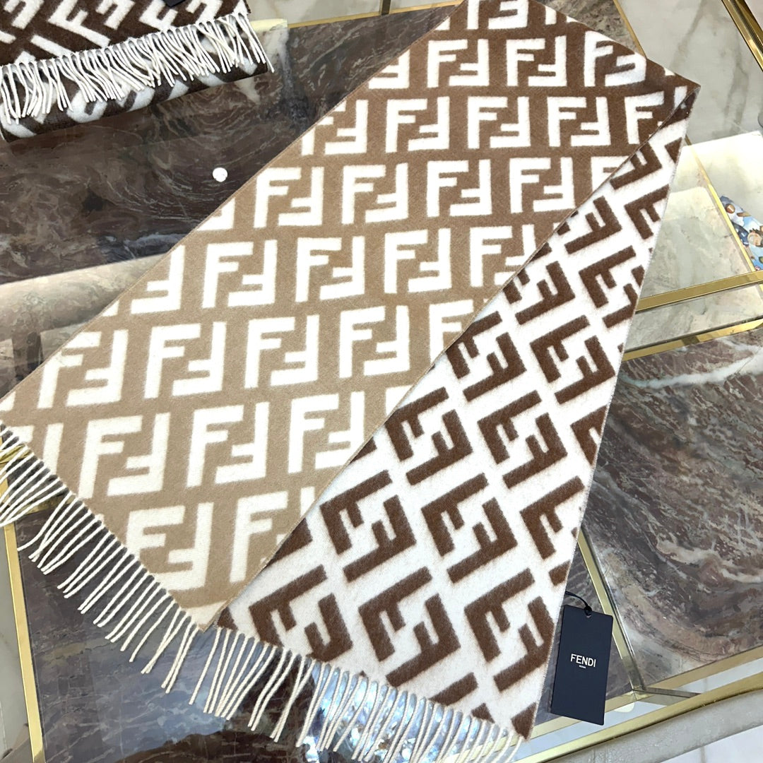 FENDI GRADIENT WOOL SCARF