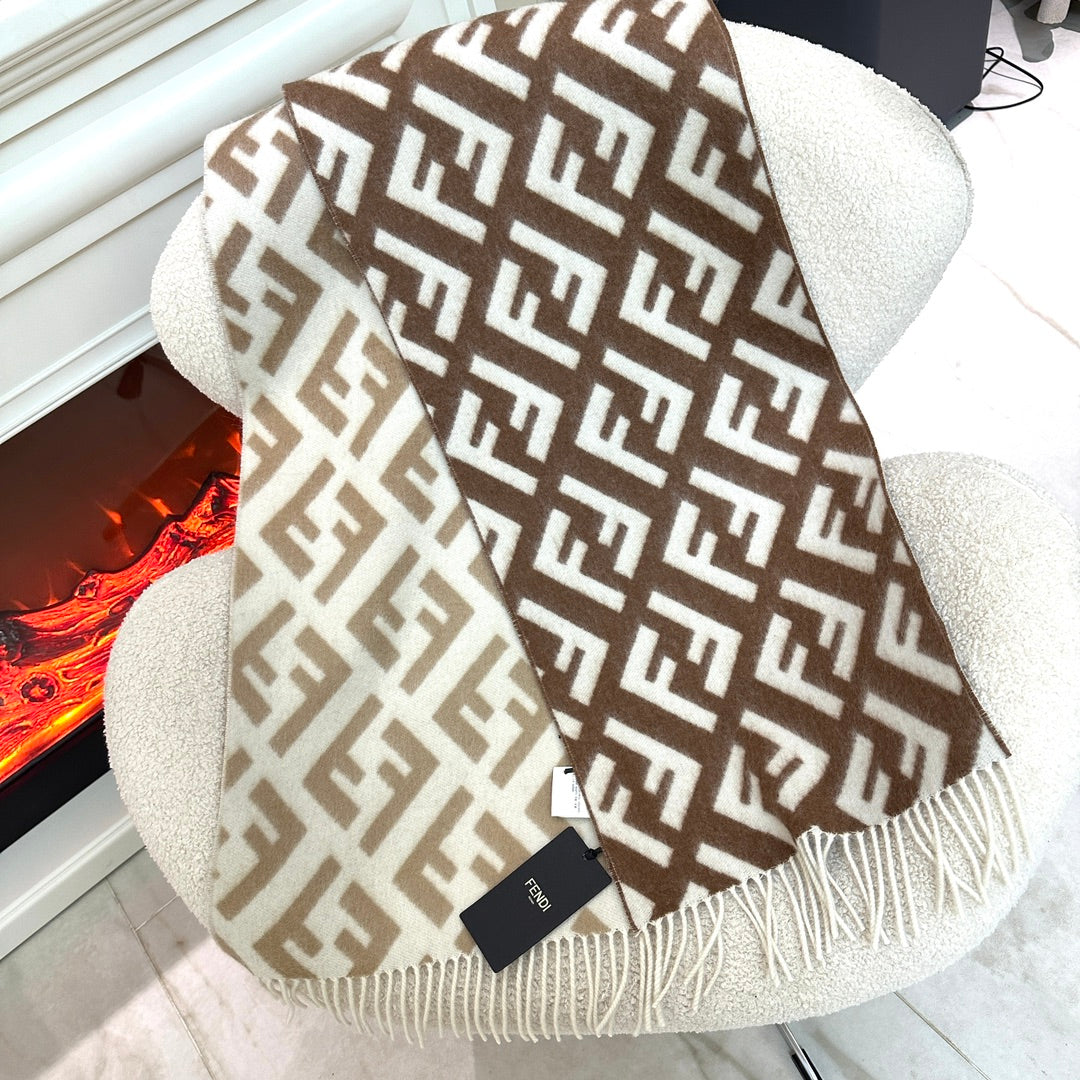 FENDI GRADIENT WOOL SCARF