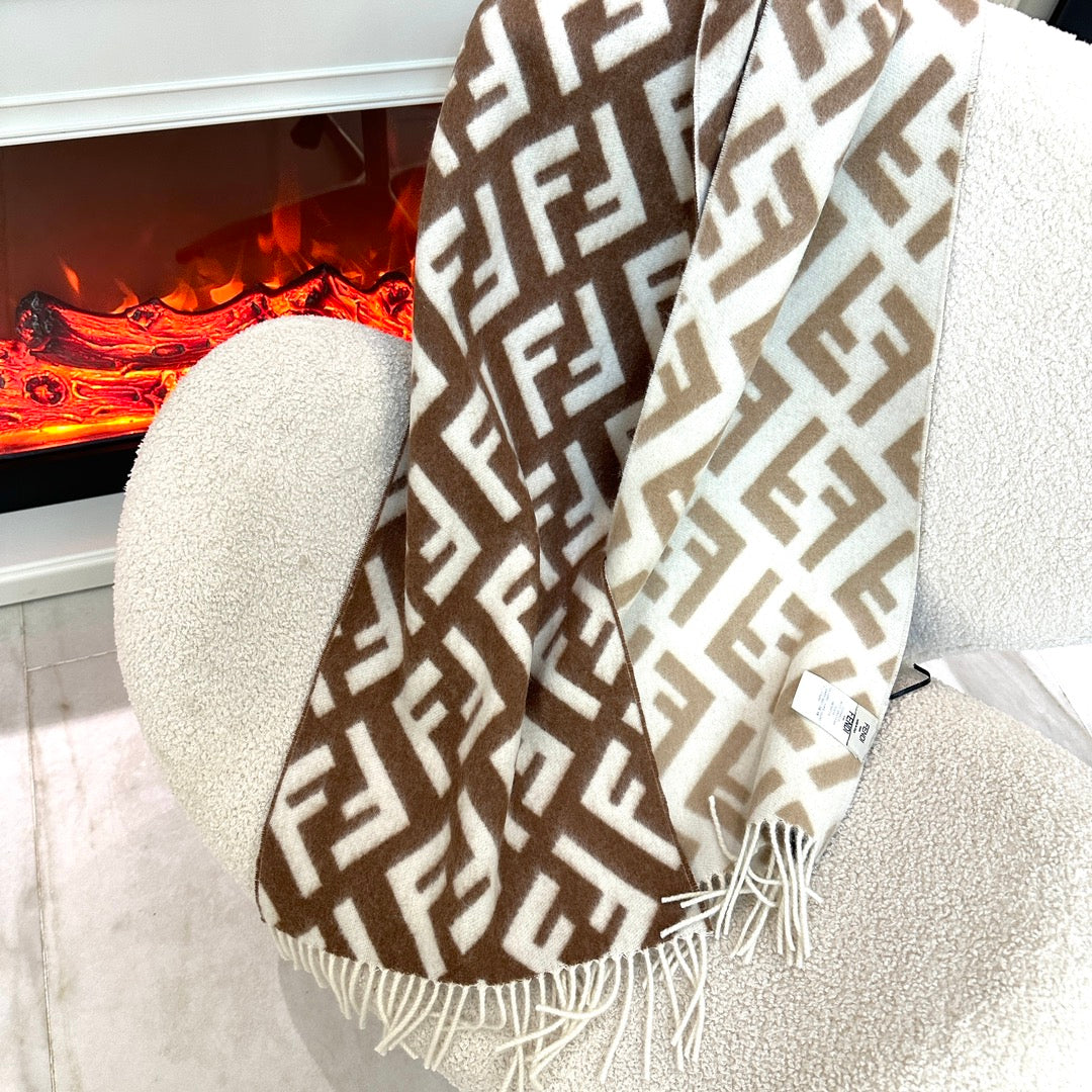 FENDI GRADIENT WOOL SCARF