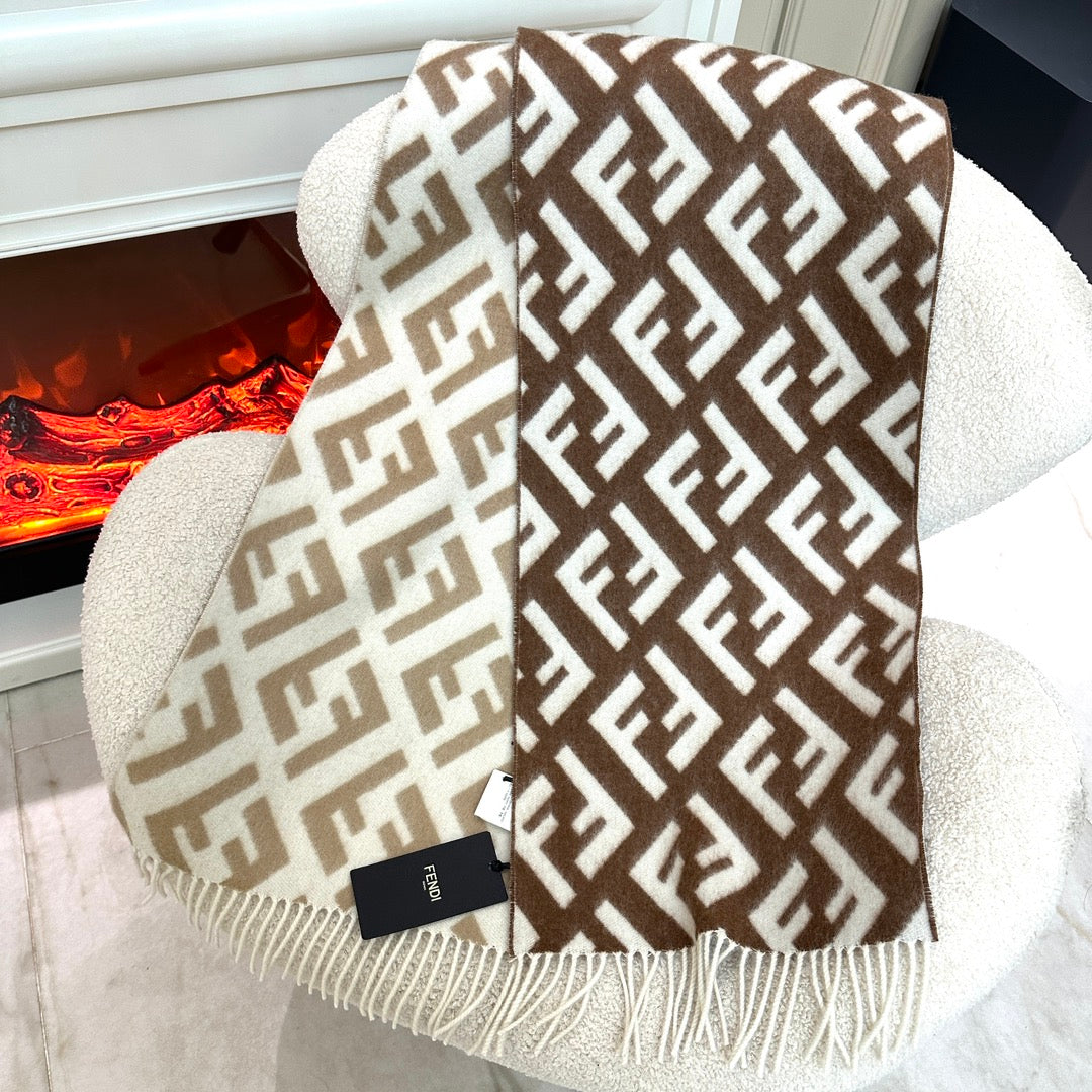 FENDI GRADIENT WOOL SCARF