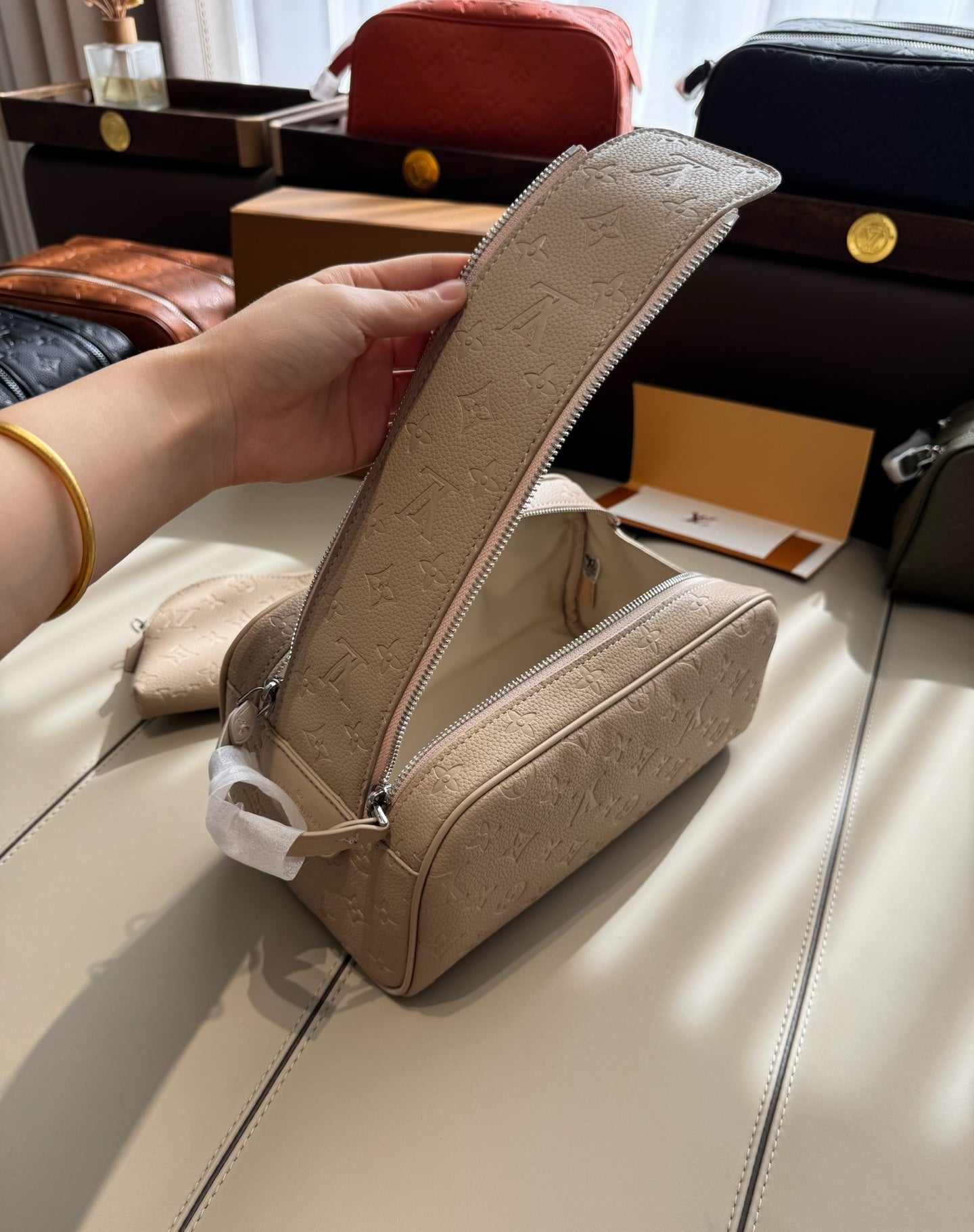 CUSTOM LV VANITY POUCH SET (SHADOW)