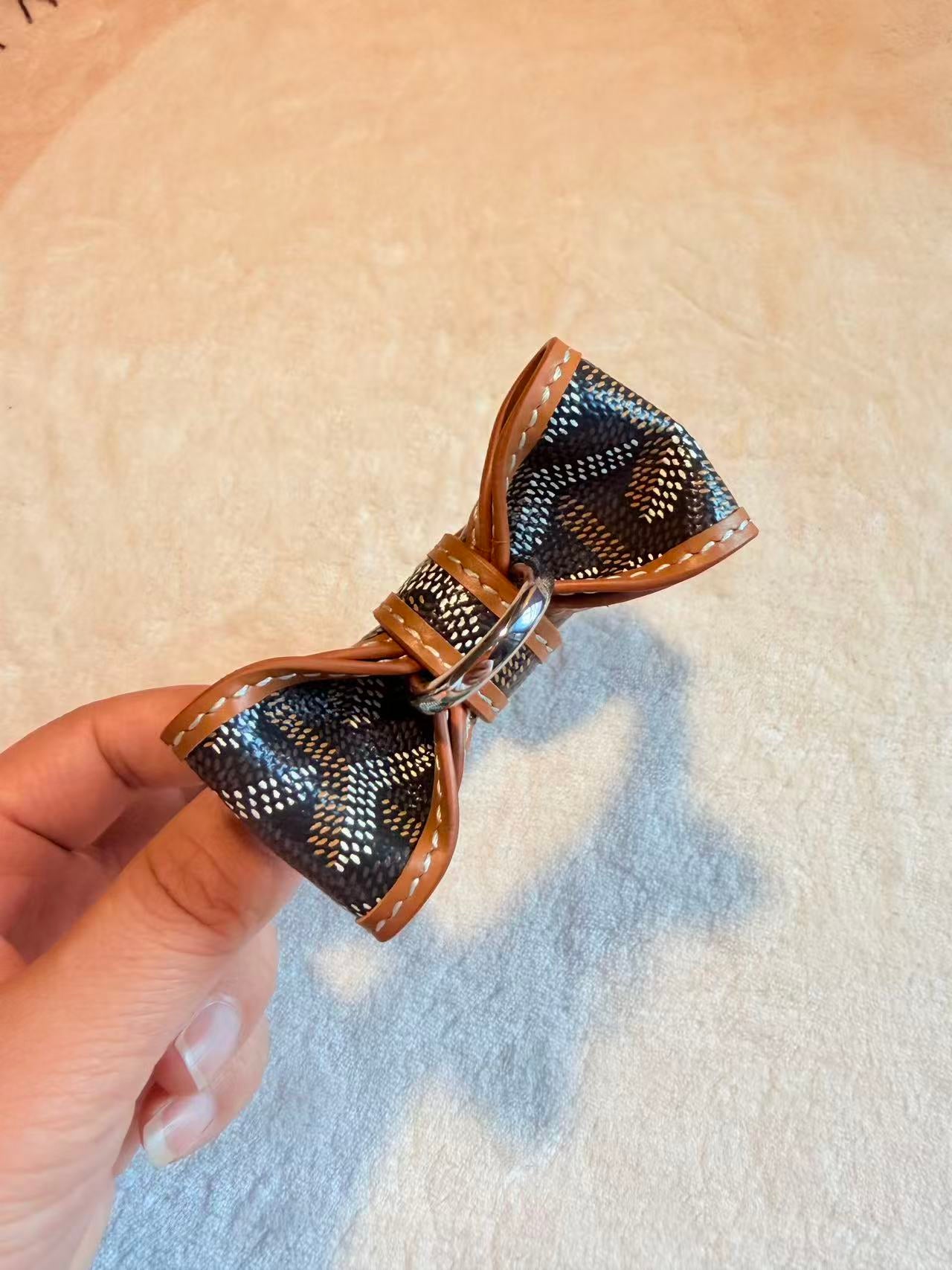 GOYARD DOG COLLAR AND LEASH (BOWTIE)