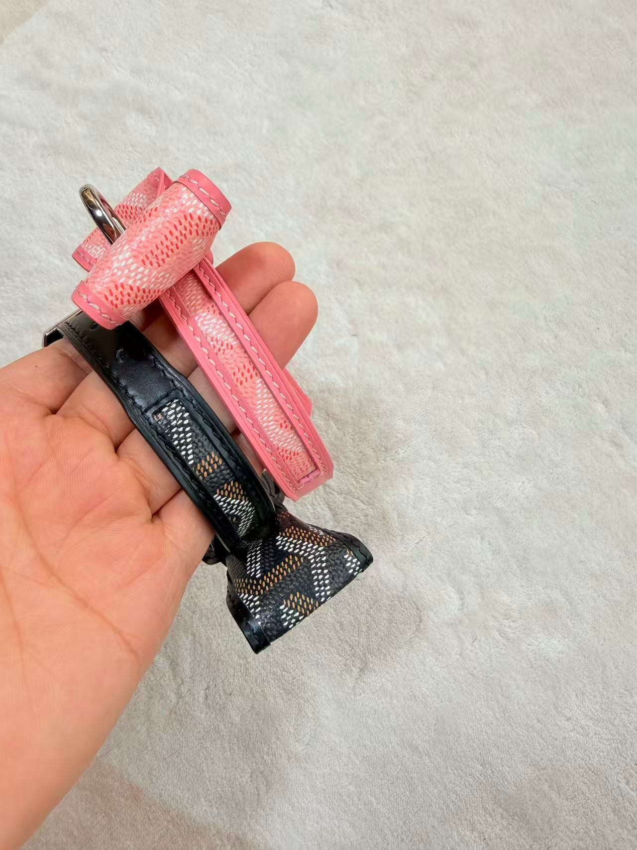 GOYARD DOG COLLAR AND LEASH (BOWTIE)