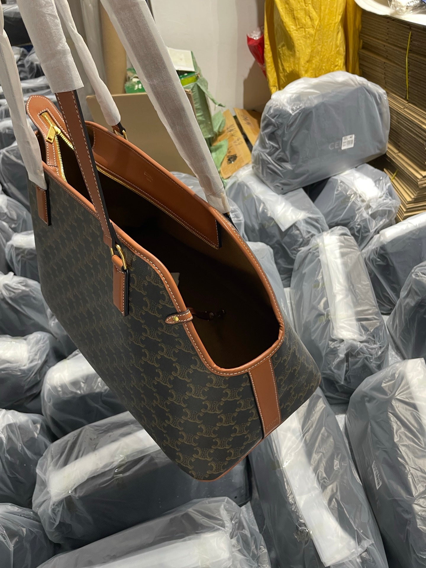 CELINE PET BAG