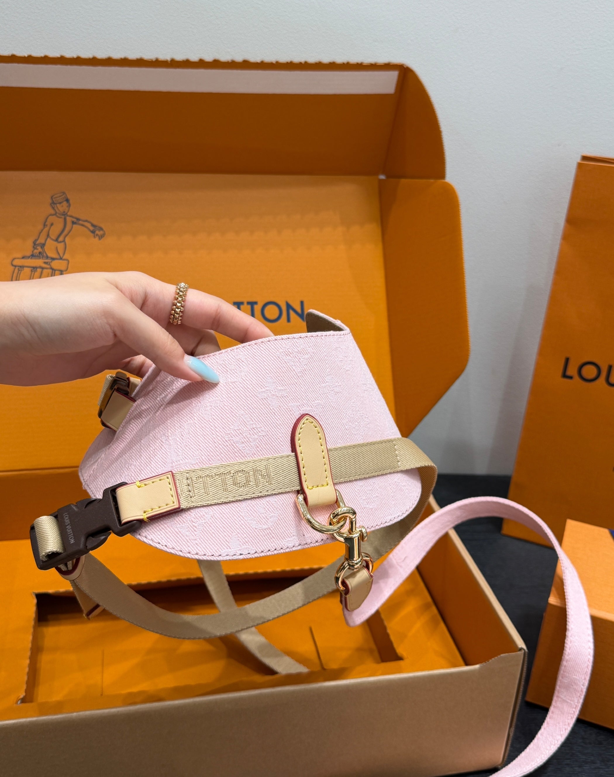 LV DOG HARNESS AND LEASH (PINK)