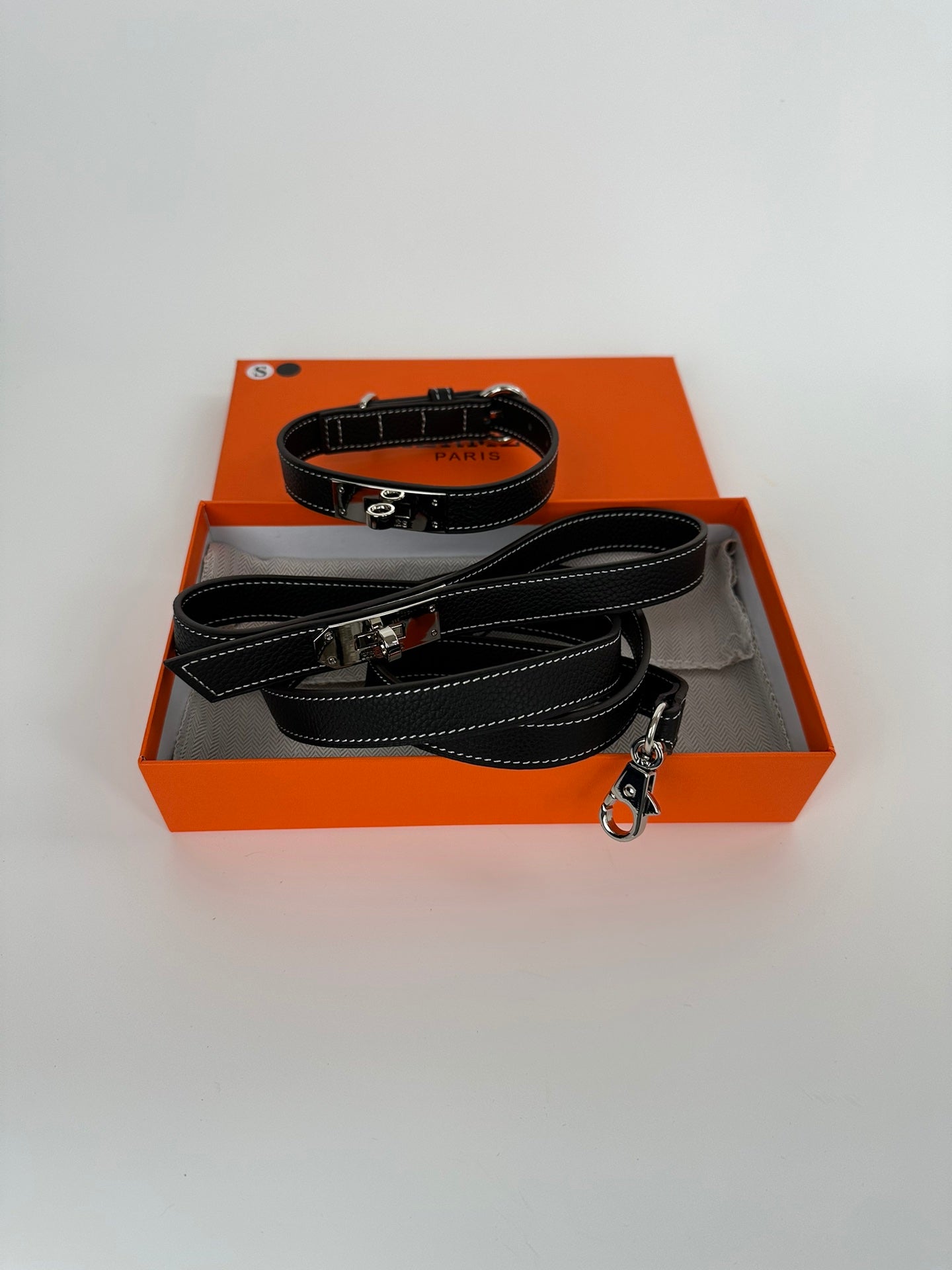 HERMES DOG COLLAR AND LEASH
