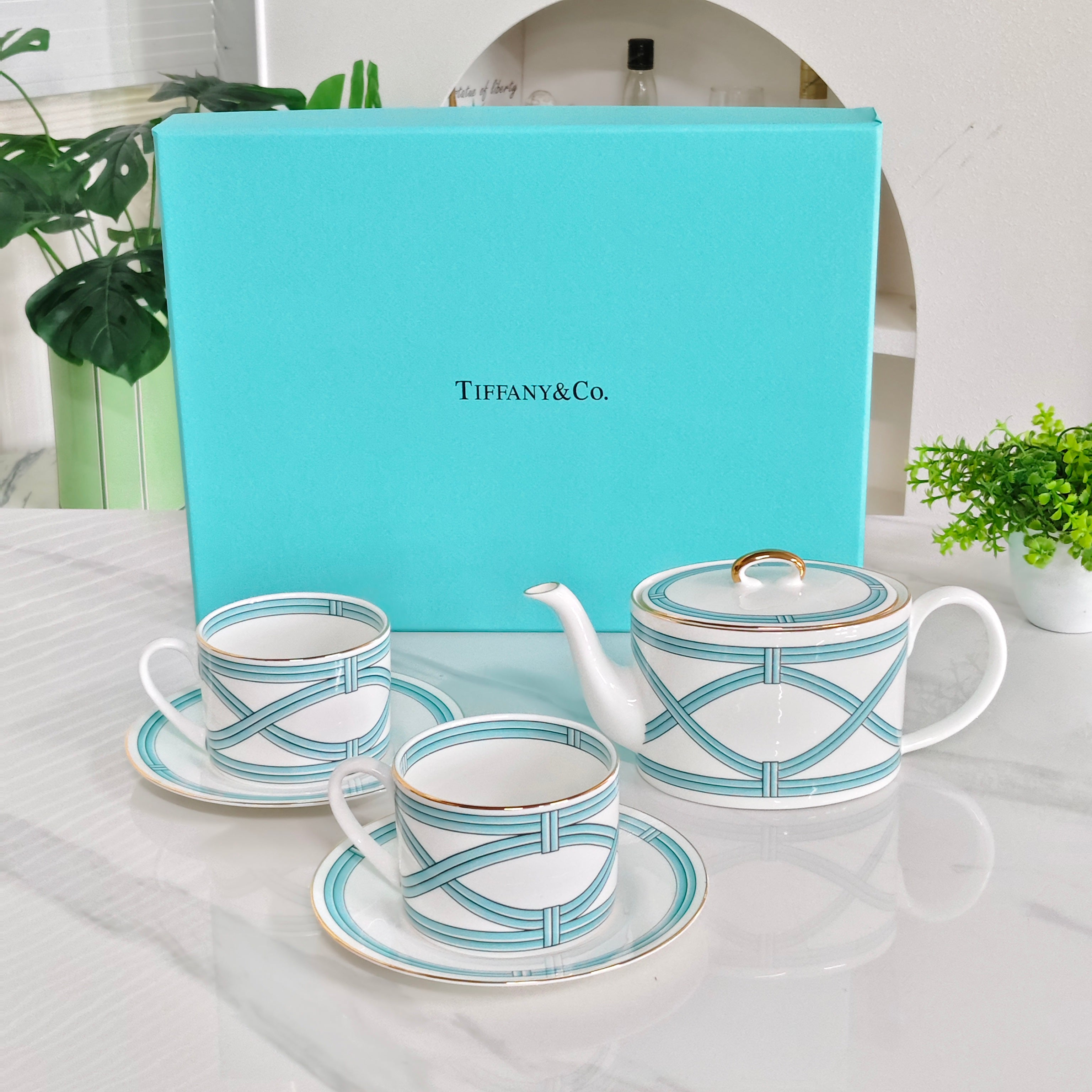 TIFFANY ENGLISH TEA POT SET