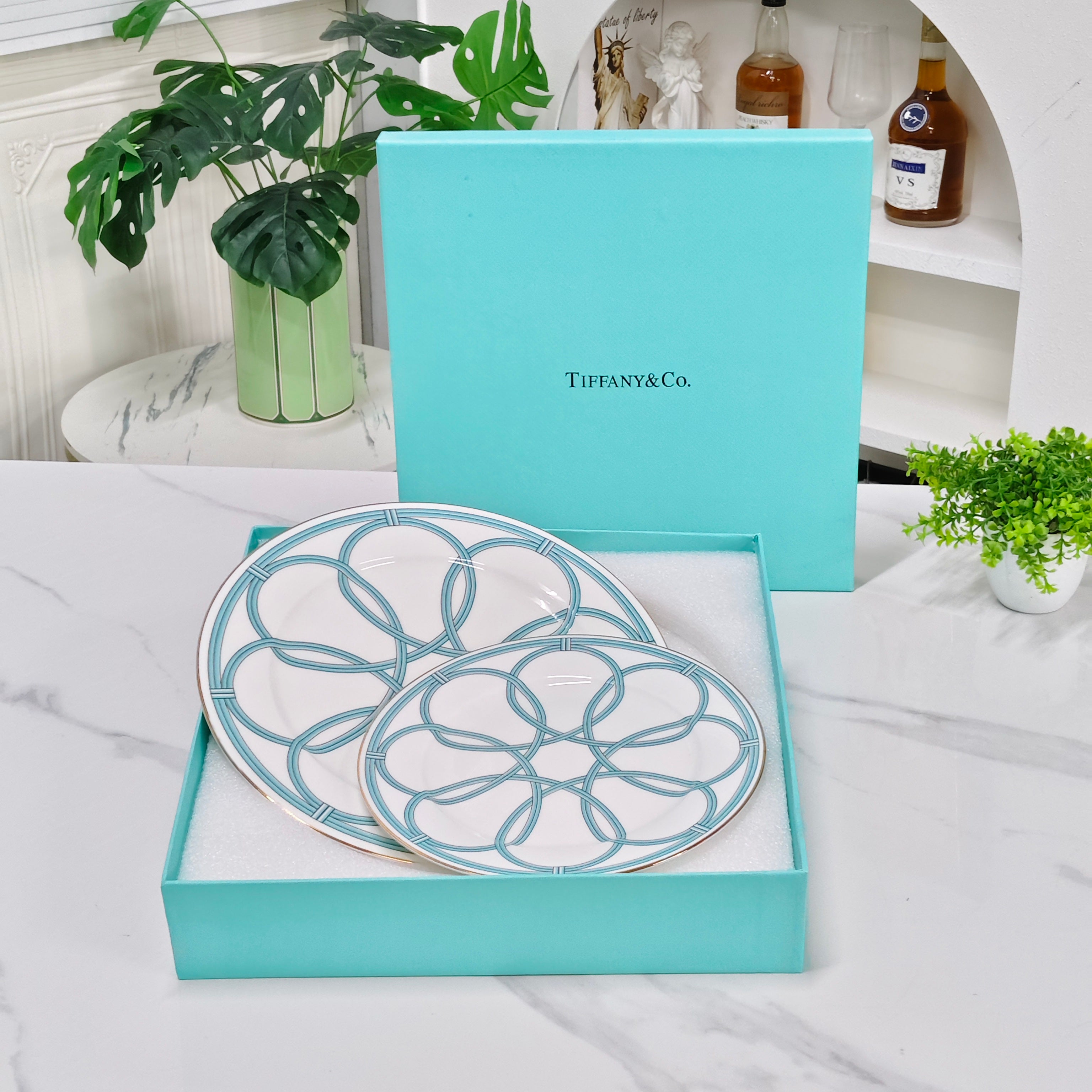 TIFFANY PLATES SET 2.0