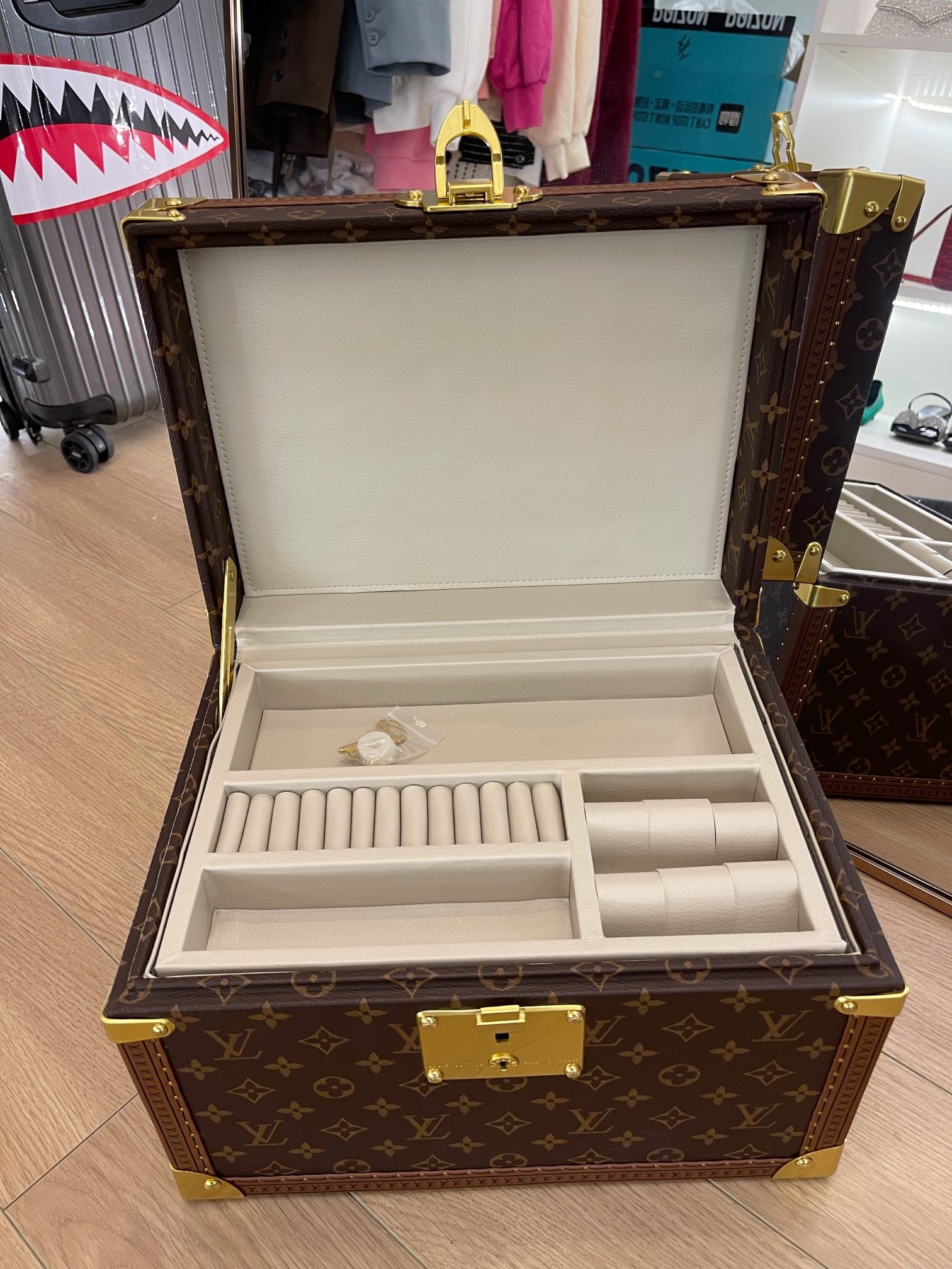 CUSTOM LV ACCESSORIES BOX