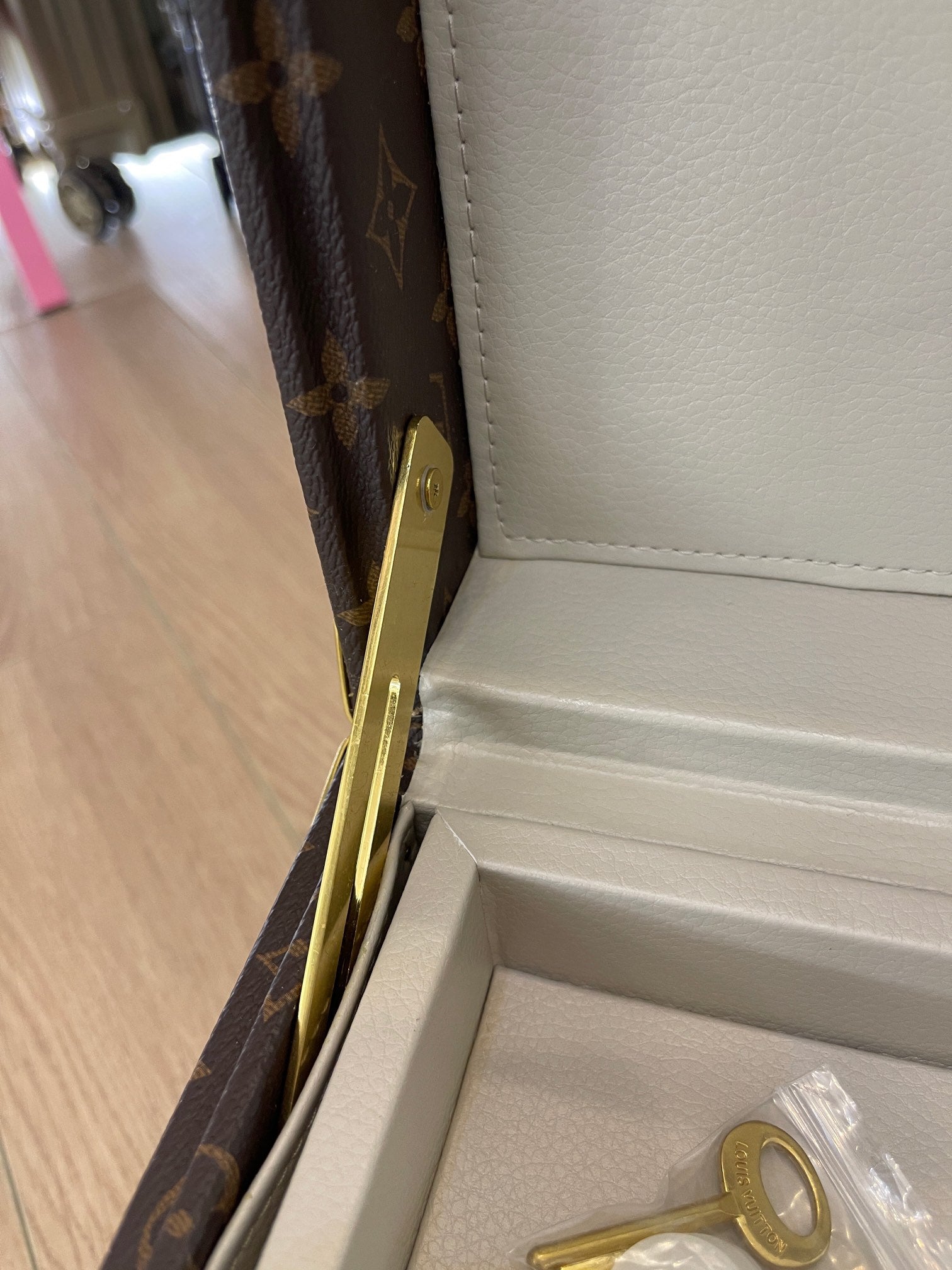 CUSTOM LV ACCESSORIES BOX