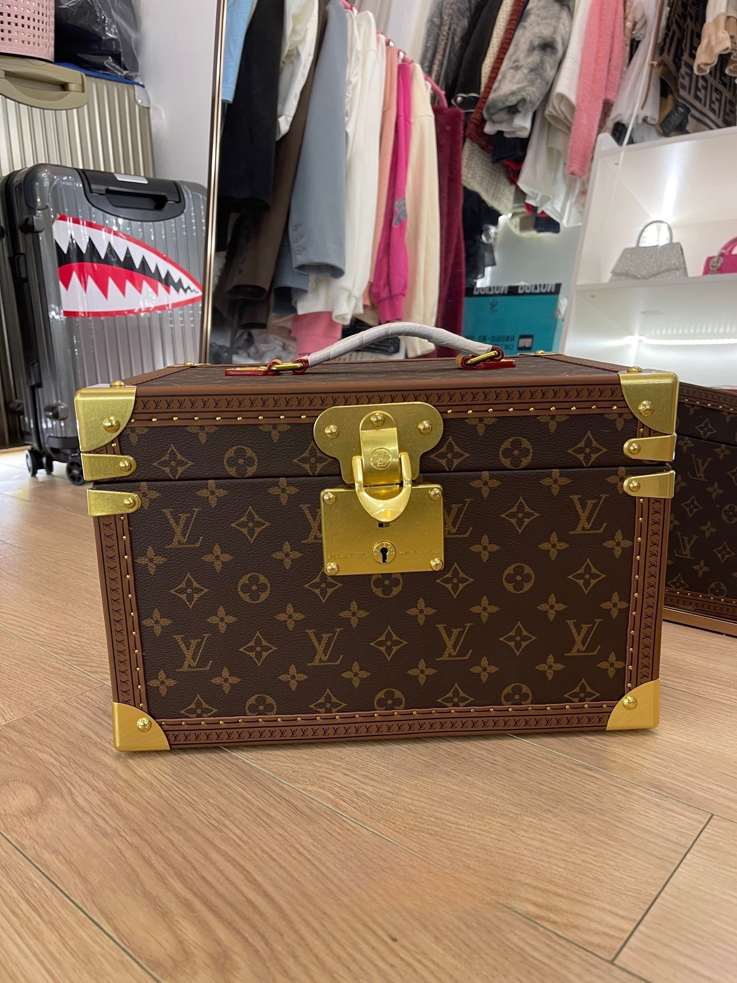 CUSTOM LV ACCESSORIES BOX